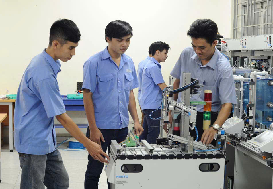 Trung học nghề: 'Bước ngoặt' của công tác phân luồng học sinh - Ảnh 2.