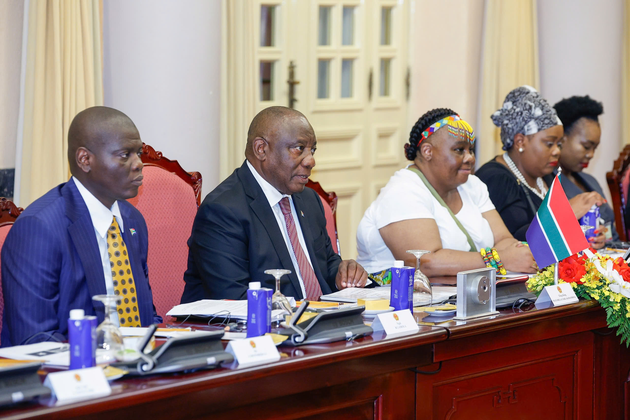 Chủ tịch nước Lương Cường chủ trì lễ đón Tổng thống Nam Phi Matamela Cyril Ramaphosa- Ảnh 6.