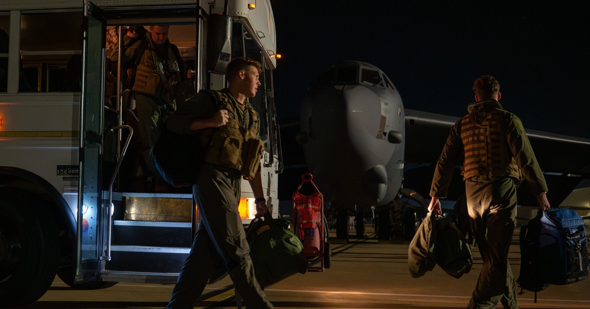 Ông Trump nói sắp tới sẽ chống ma túy trên bộ, Venezuela cảnh báo - Ảnh 1.