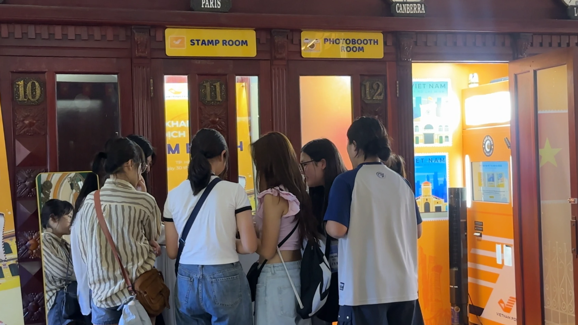 - Photo 1. - Ảnh 1.