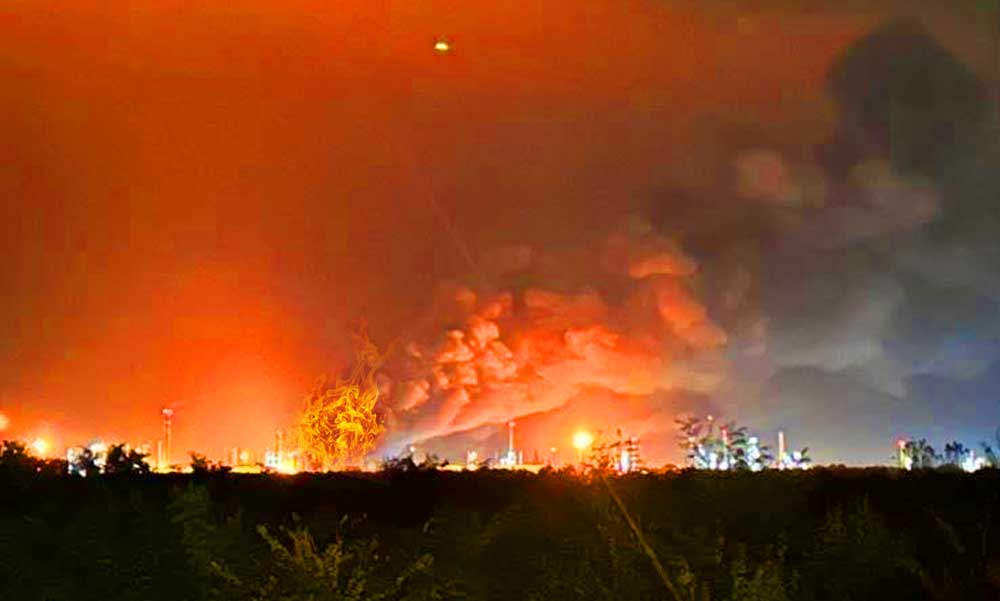 Nghi vấn phá hoại sau loạt vụ nổ tại nhà máy lọc dầu ở Hungary và Romania - Ảnh 1.