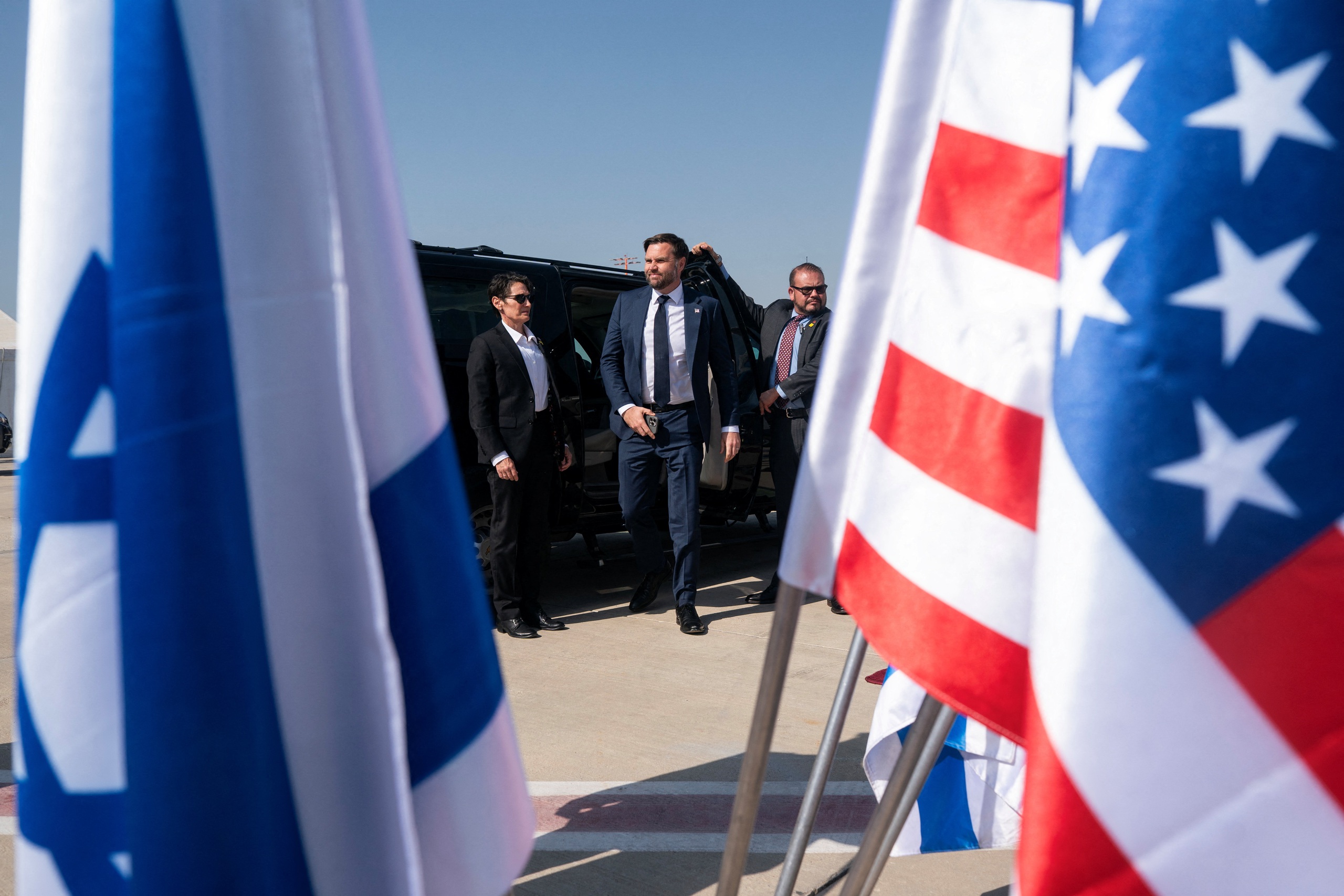 Phó Tổng thống Mỹ 'bị xúc phạm' vì 'tấn trò chính trị' ở quốc hội Israel - Ảnh 1. Phó Tổng thống Mỹ 'bị xúc phạm' vì 'tấn trò chính trị' ở quốc hội Israel - Ảnh 1.