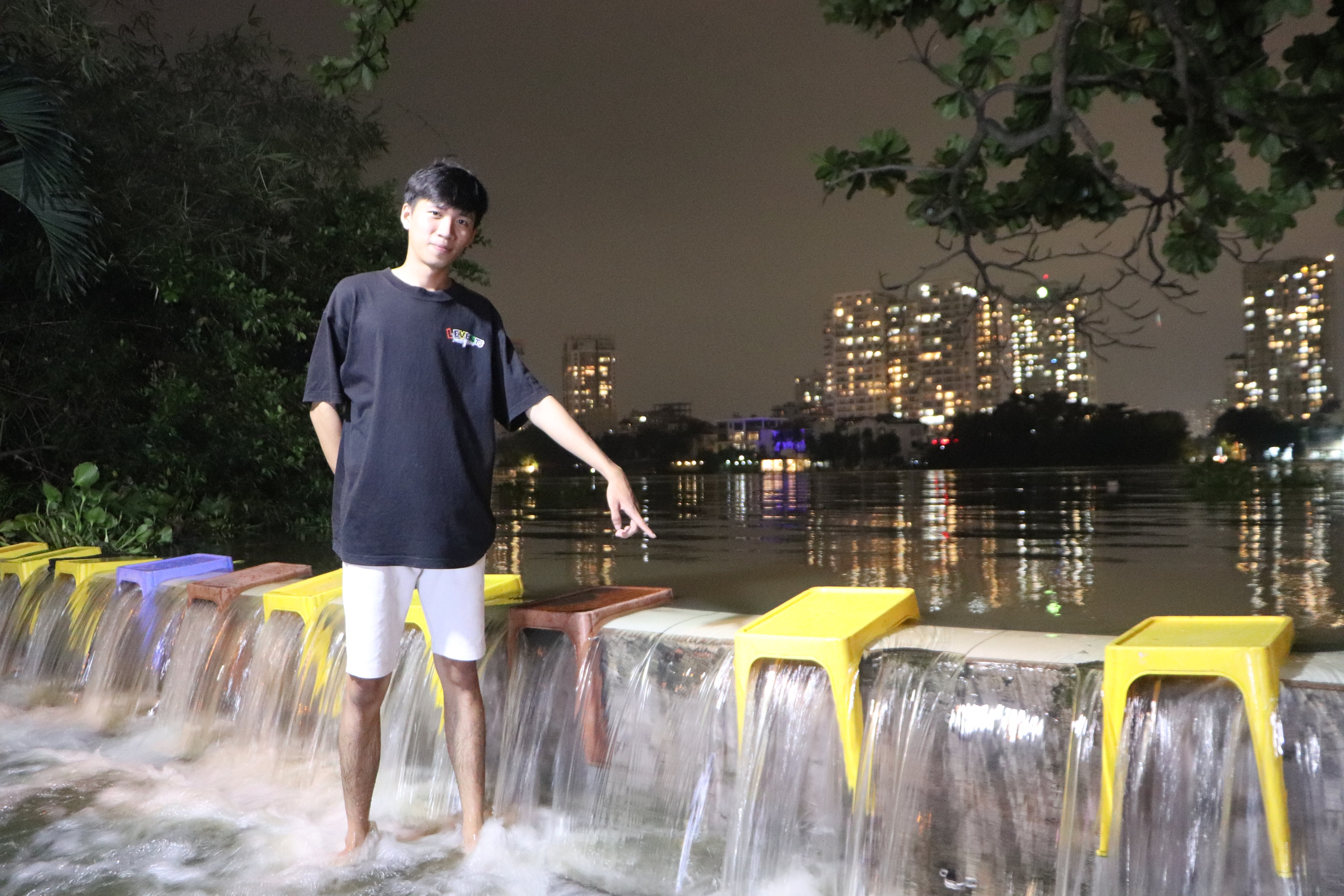 Người d&acirc;n Thanh Đa vật lộn với triều cường: 'Kh&ocirc;ng c&oacute; m&aacute;y bơm l&agrave; thua'- Ảnh 2.