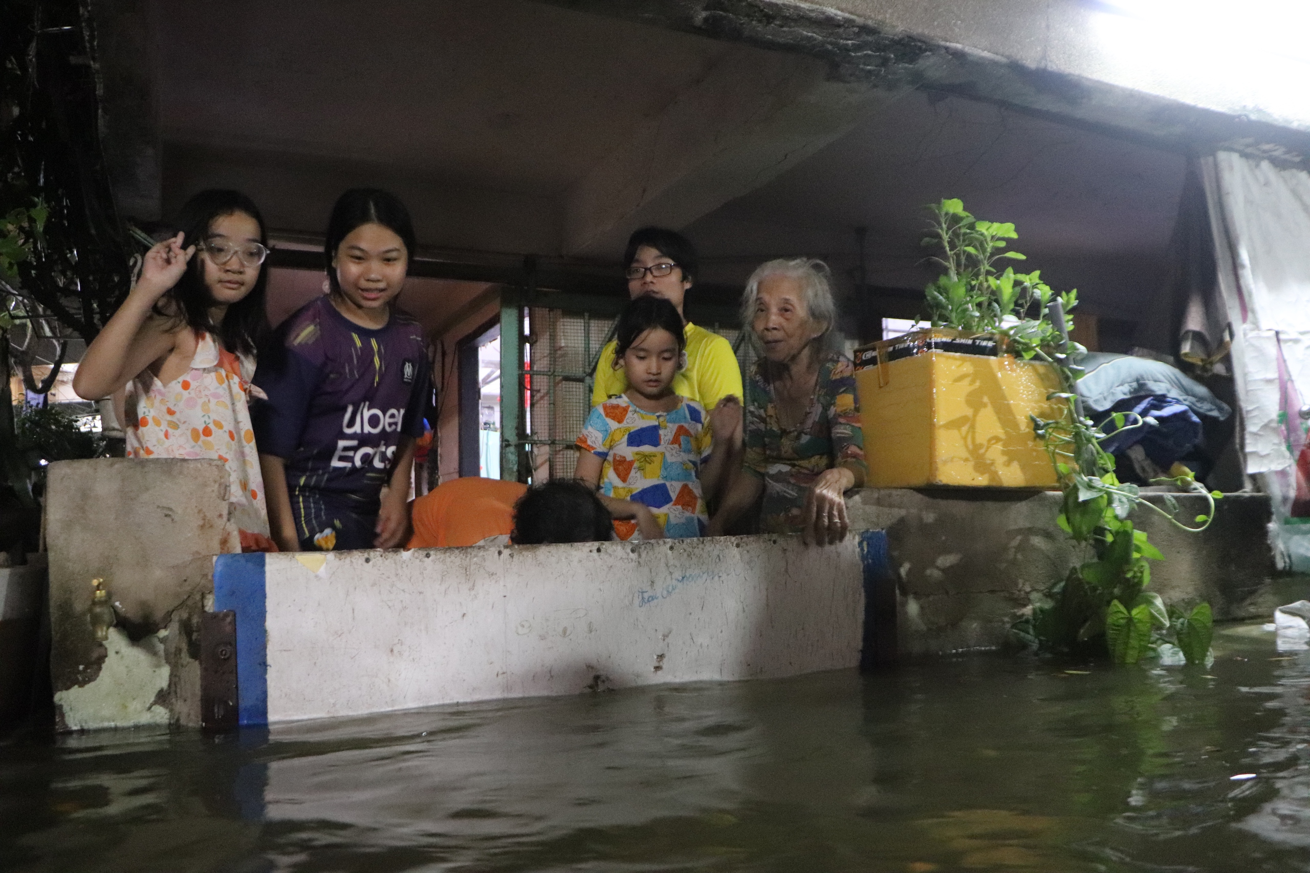 Người dân Thanh Đa vật lộn với triều cư…