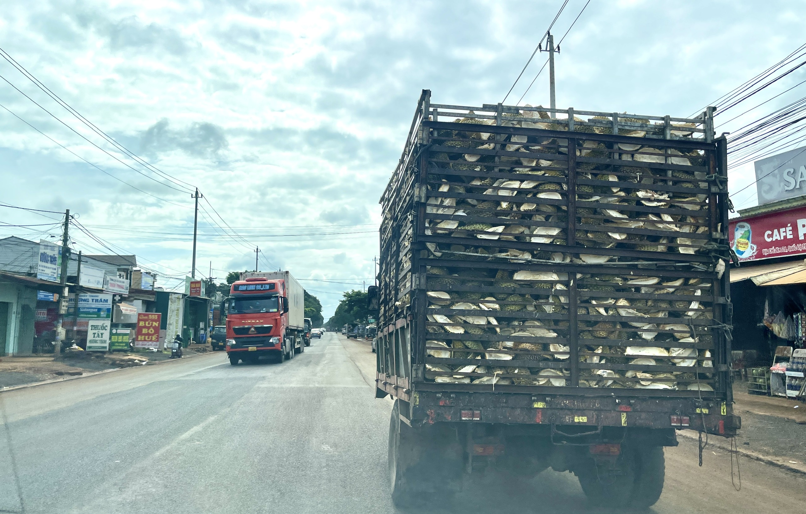 Gần 2.000 container sầu riêng ở Đắk Lắk‘ nằm đường’ chờ kiểm định- Ảnh 3. Gần 2.000 container sầu riêng ở Đắk Lắk‘ nằm đường’ chờ kiểm định- Ảnh 3.