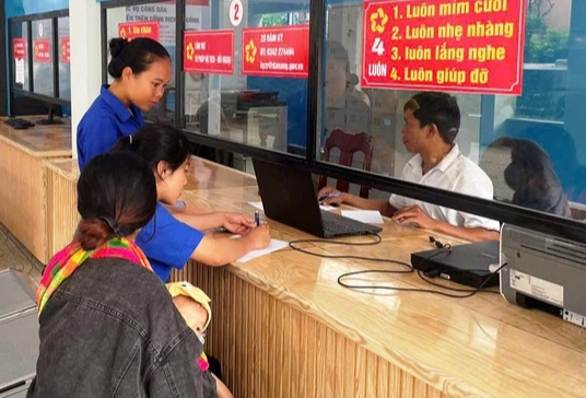 Đà Nẵng 'siết' tình trạng lạm dụng hồ sơ giấy - Ảnh 1. Đà Nẵng 'siết' tình trạng lạm dụng hồ sơ giấy - Ảnh 1.