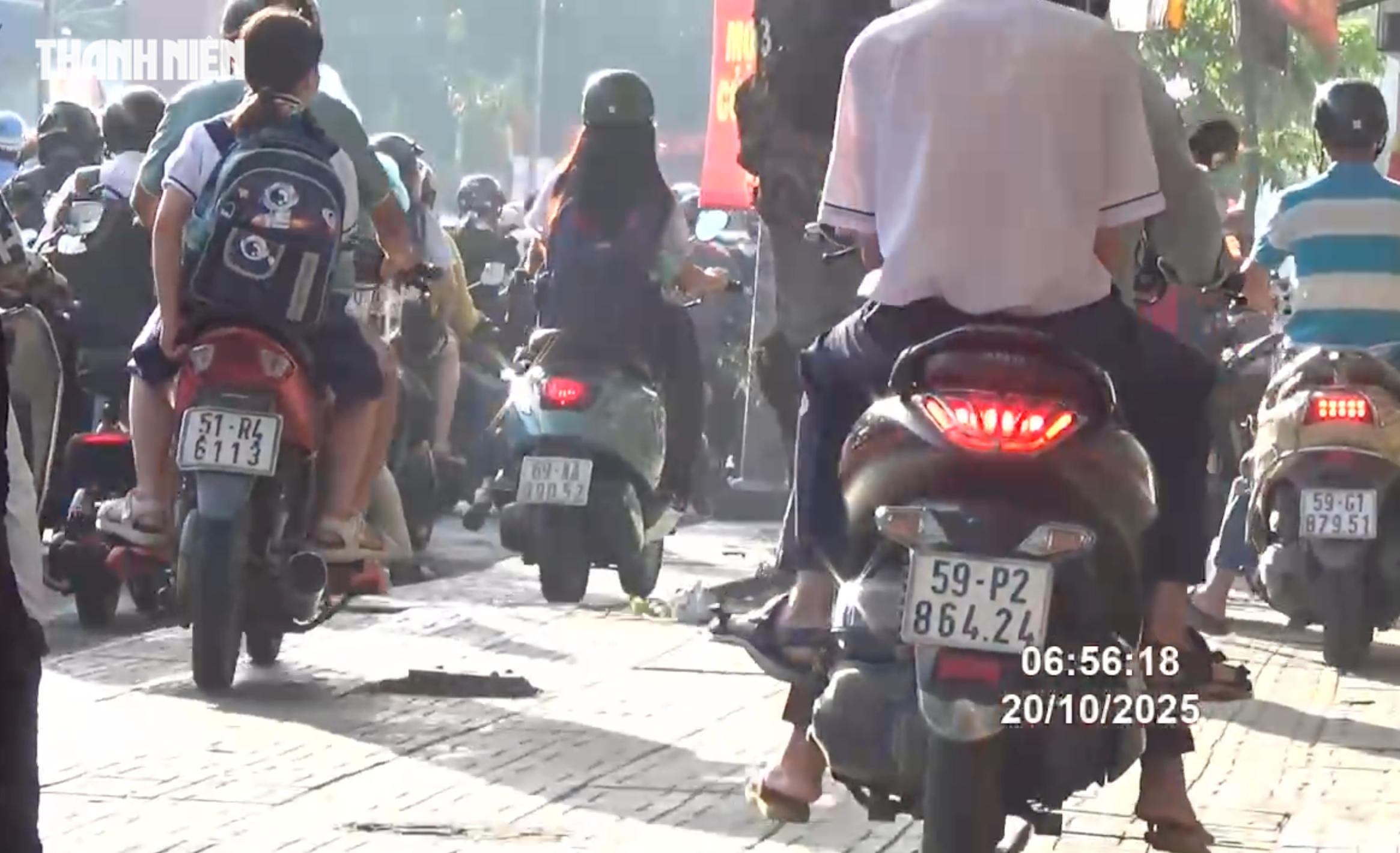 5 phút, 144 xe máy đi trên vỉa hè Gò Vấp bị CSGT Hàng Xanh phạt nguội - Ảnh 5.