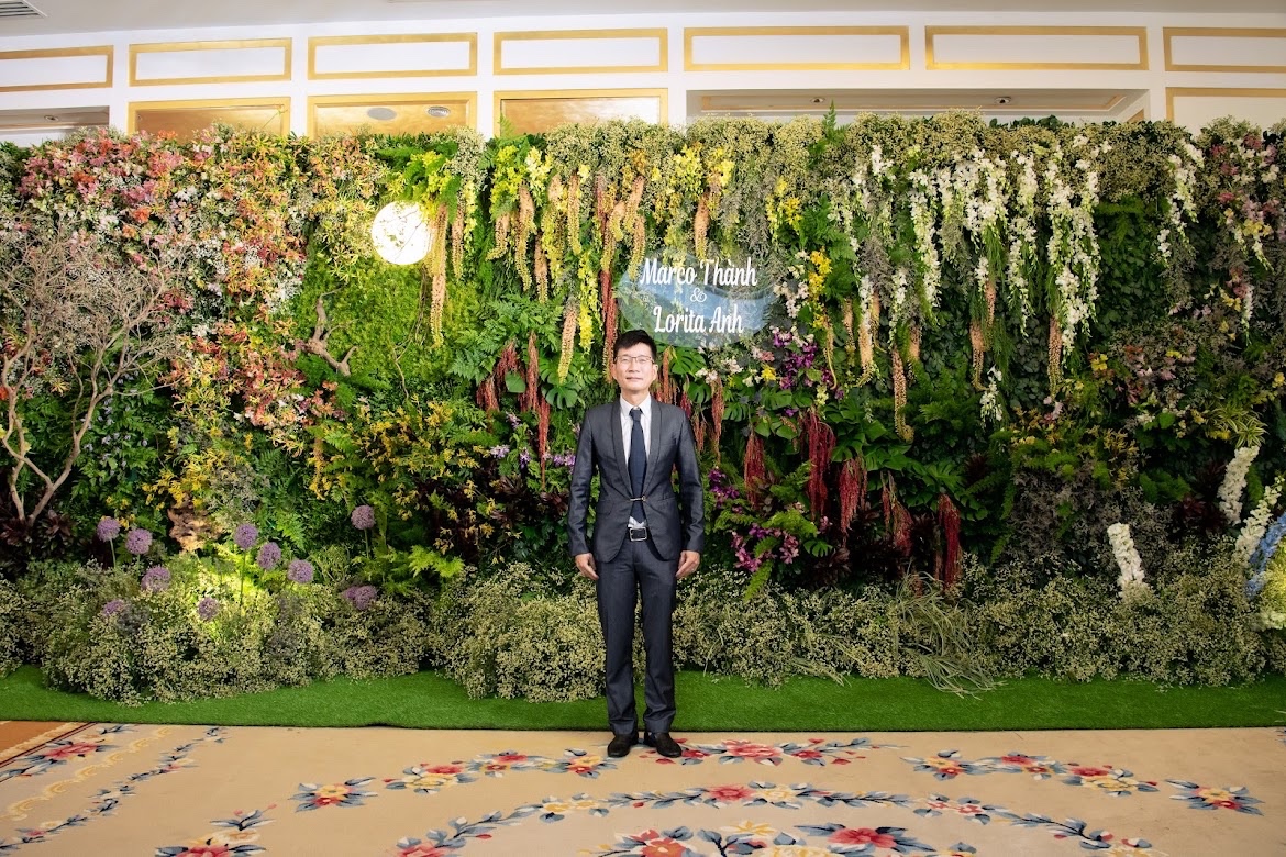 Kenzo Thiện – nghệ nhân cắm hoa tài hoa với giác quan thứ sáu độc đáo - Ảnh 2. Kenzo Thiện – nghệ nhân cắm hoa tài hoa với giác quan thứ sáu độc đáo - Ảnh 2.