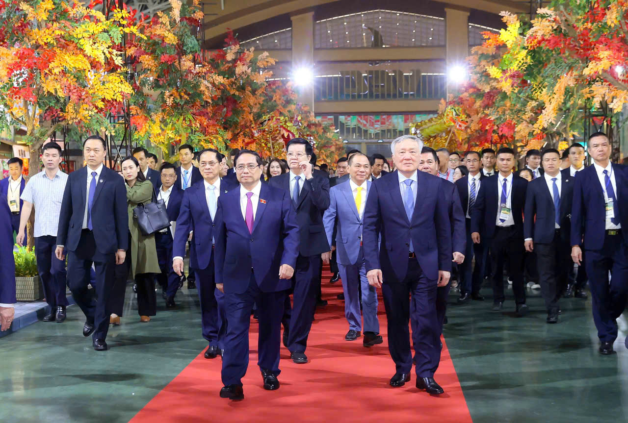 Prim-ministrul transformă Vietnamul în cel mai important centru expozițional din Asia - Fotografia 1. Thủ tướng Xây dựng Việt Nam thành trung tâm triển lãm hàng đầu châu Á - Ảnh 1.