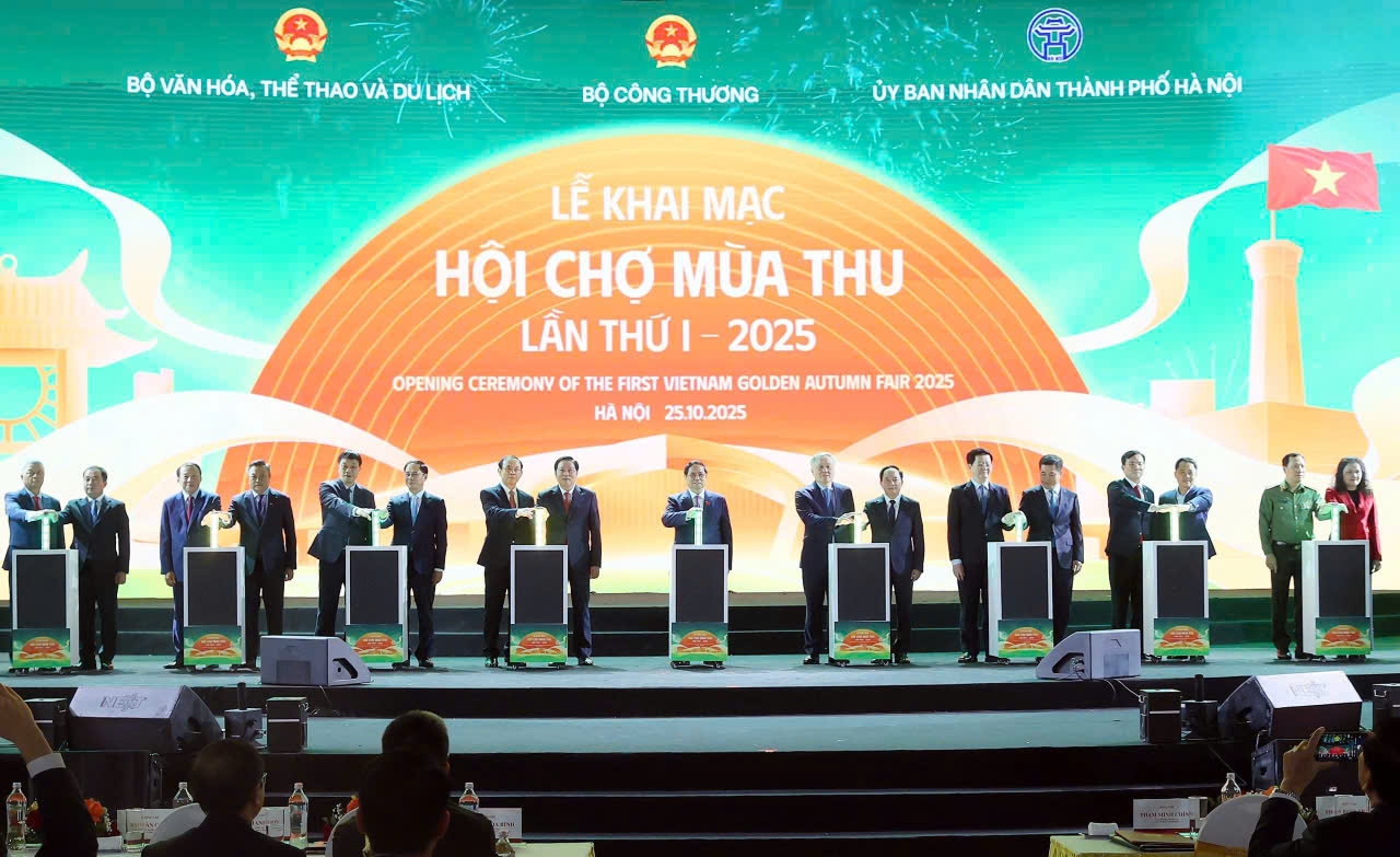 Prim-ministrul transformă Vietnamul în cel mai important centru expozițional din Asia - Fotografia 3. Thủ tướng Xây dựng Việt Nam thành trung tâm triển lãm hàng đầu châu Á - Ảnh 3.