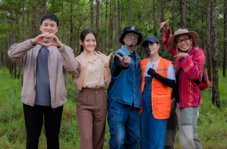 Lý do Quách Ngọc Tuyên không mời NSƯT Hoài Linh đóng phim mới dù khá thân thiết?- Ảnh 1. Lý do Quách Ngọc Tuyên không mời NSƯT Hoài Linh đóng phim mới dù khá thân thiết?- Ảnh 1.