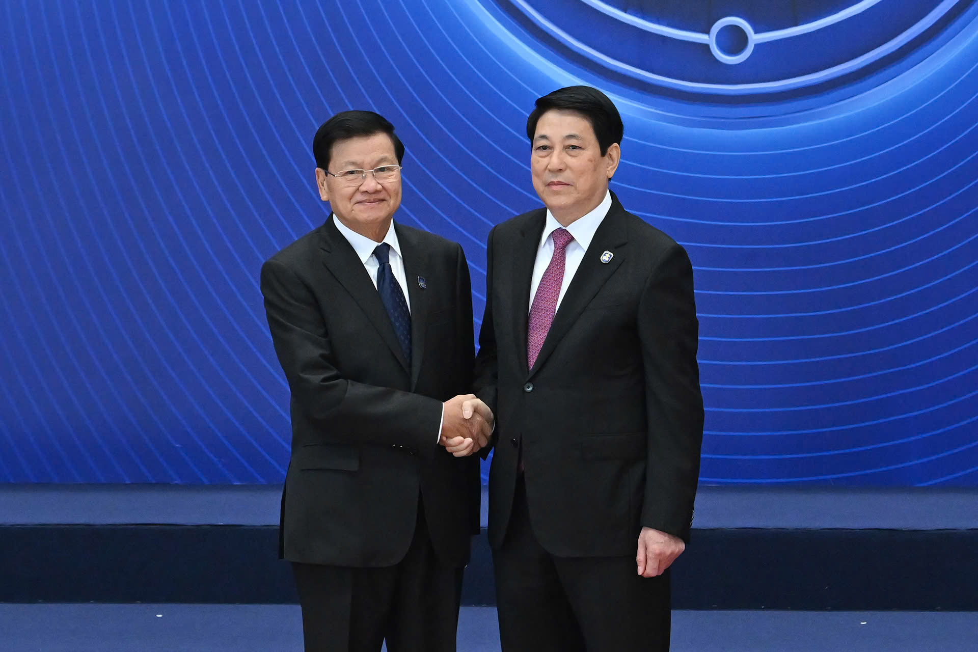 Chủ tịch nước Lương Cường đón các trưởng đoàn tại lễ ký Công ước Hà Nội - Ảnh 2.