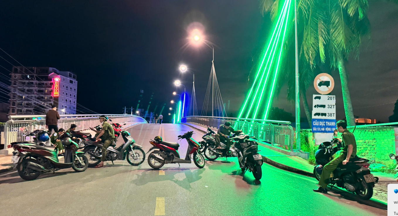 Án mạng cầu Dục Thanh: Hai anh em ruột gặp nạn , một người tử vong - Ảnh 1. Án mạng cầu Dục Thanh: Hai anh em ruột gặp nạn , một người tử vong - Ảnh 1.