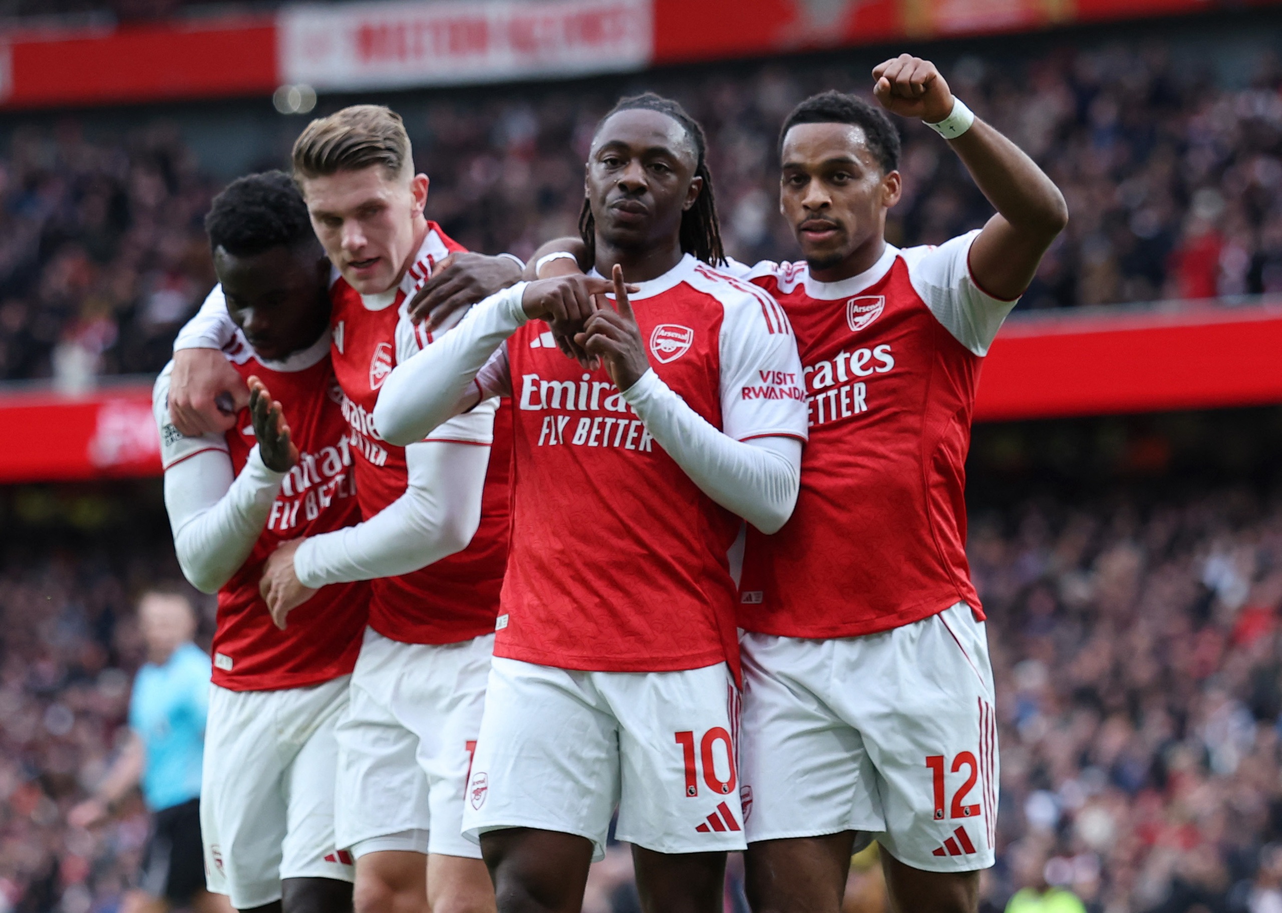 Man City bại trận vì 'quái vật' Haaland mất tích, Arsenal bứt tốc bỏ xa Liverpool - Ảnh 2. Man City bại trận vì 'quái vật' Haaland mất tích, Arsenal bứt tốc bỏ xa Liverpool - Ảnh 2.