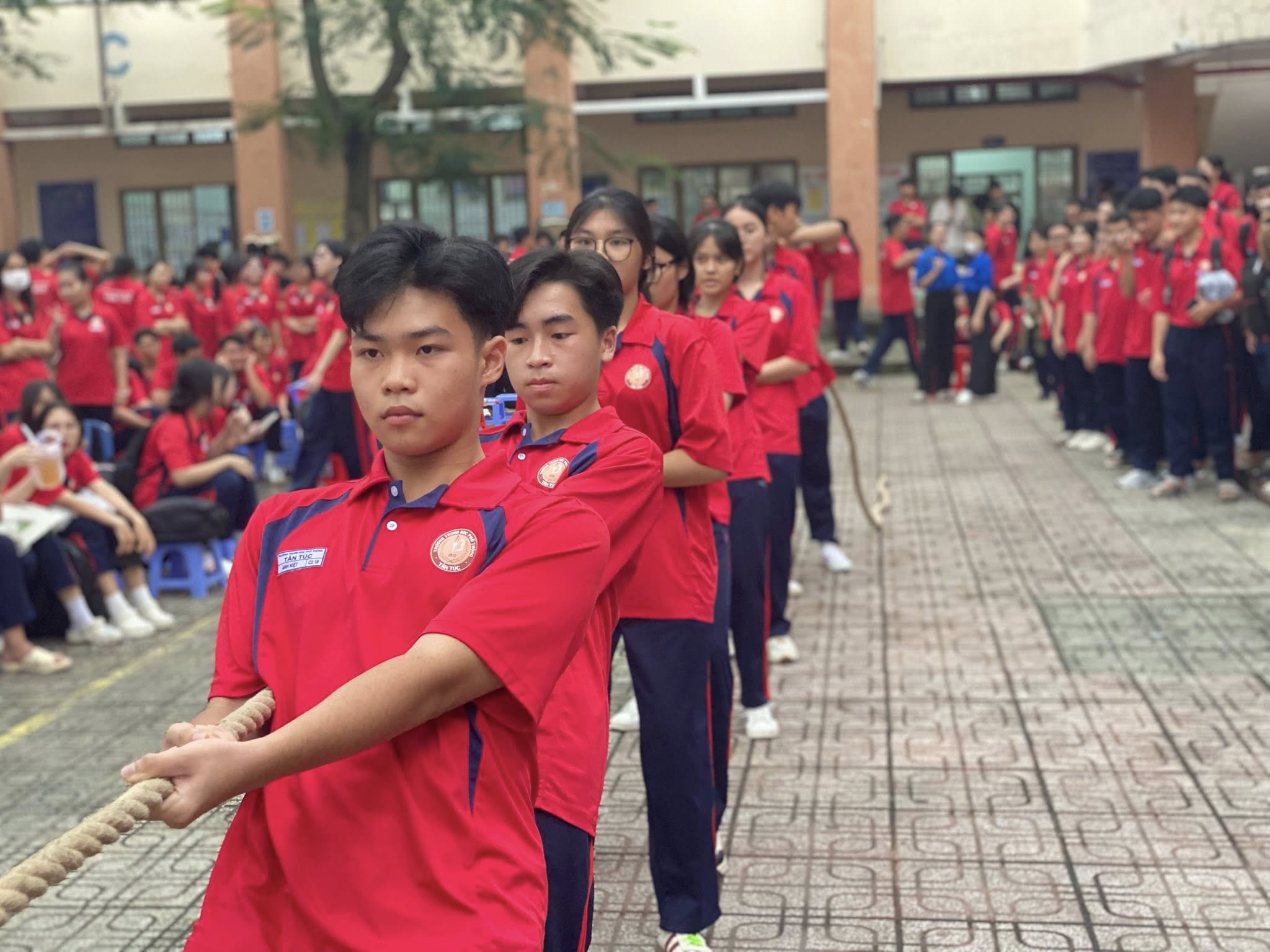 Sportfestivaler för att förbättra moral och talanger hos studenter i Ho Chi Minh-staden - Foto 12. Những ngày hội thể thao rèn đức luyện tài của học sinh TP.HCM- Ảnh 12.