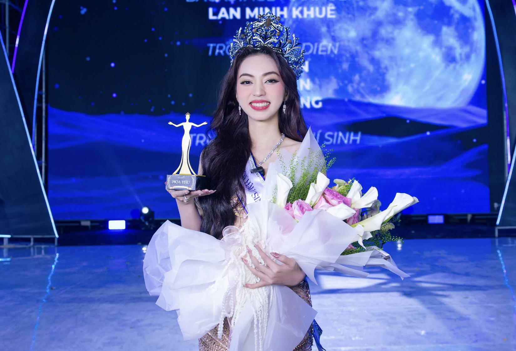 Nhan sắc cô gái 22 tuổi đăng quang Hoa hậu Sinh viên Việt Nam- Ảnh 4. Nhan sắc cô gái 22 tuổi đăng quang Hoa hậu Sinh viên Việt Nam- Ảnh 4.