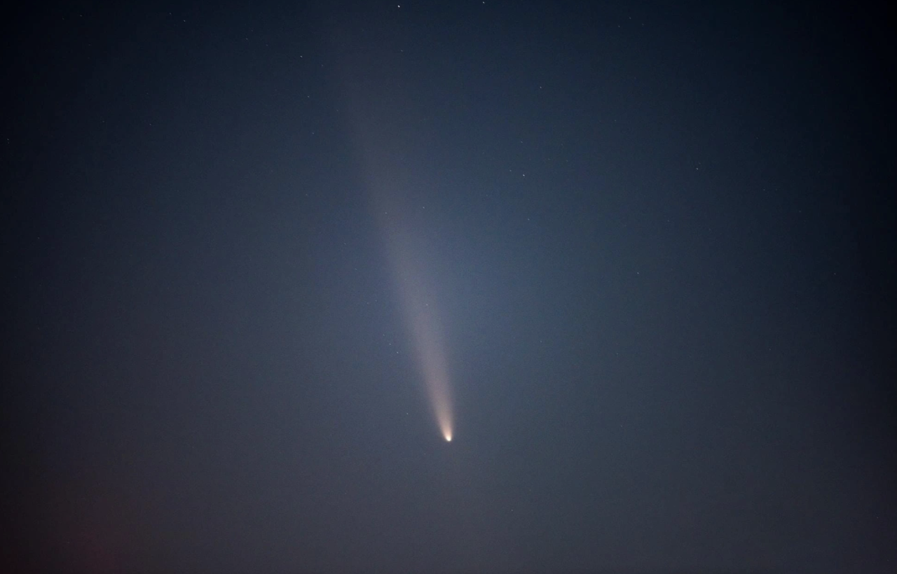 Sao chổi Lemmon sáng nhất thiên niên kỷ xuất hiện trên bầu trời Việt Nam tối nay - Ảnh 2. Sao chổi Lemmon sáng nhất thiên niên kỷ xuất hiện trên bầu trời Việt Nam tối nay - Ảnh 2.