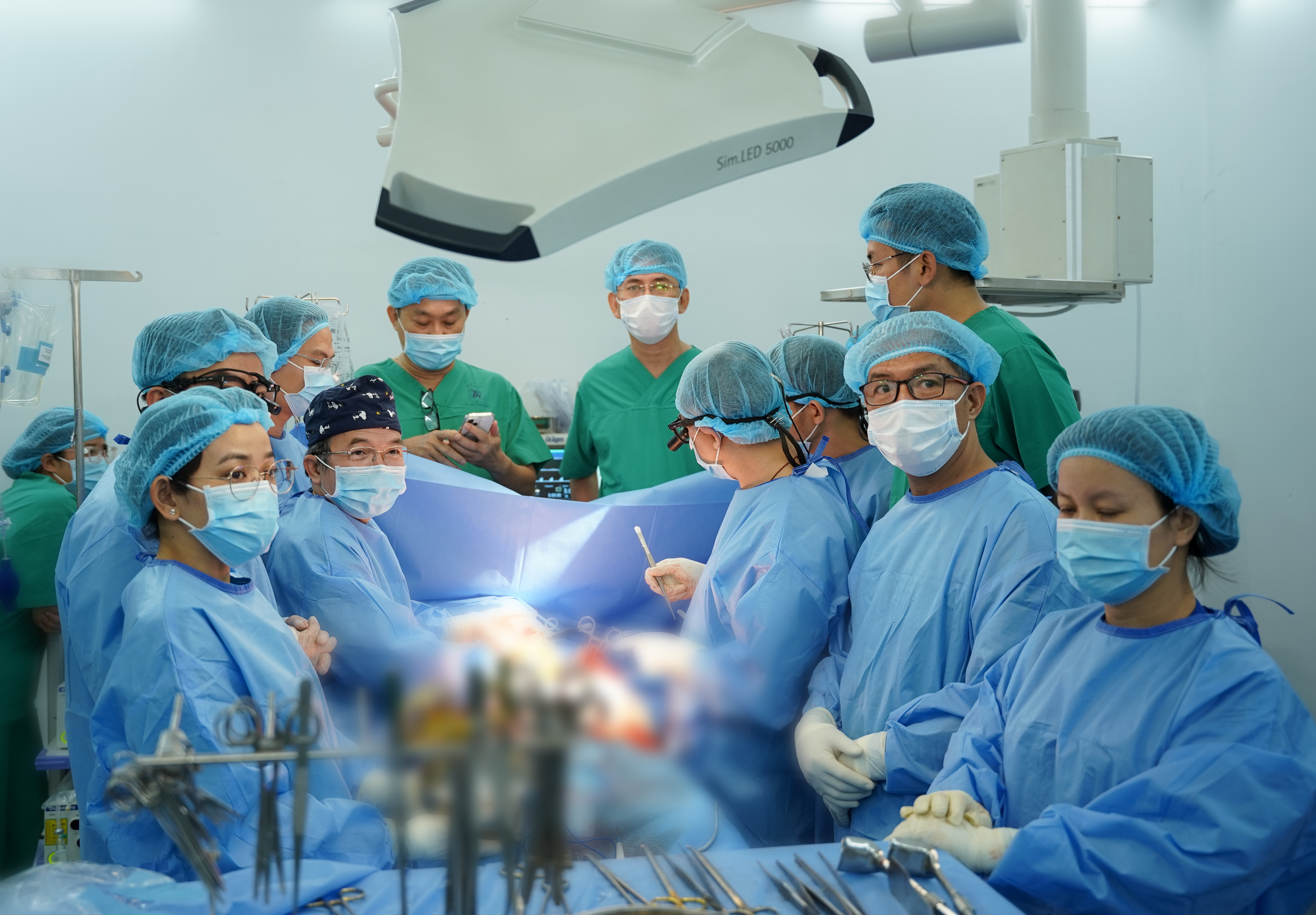 Hồi sinh trái tim bệnh nhân chết não trong lồng ngực người khác- Ảnh 1.