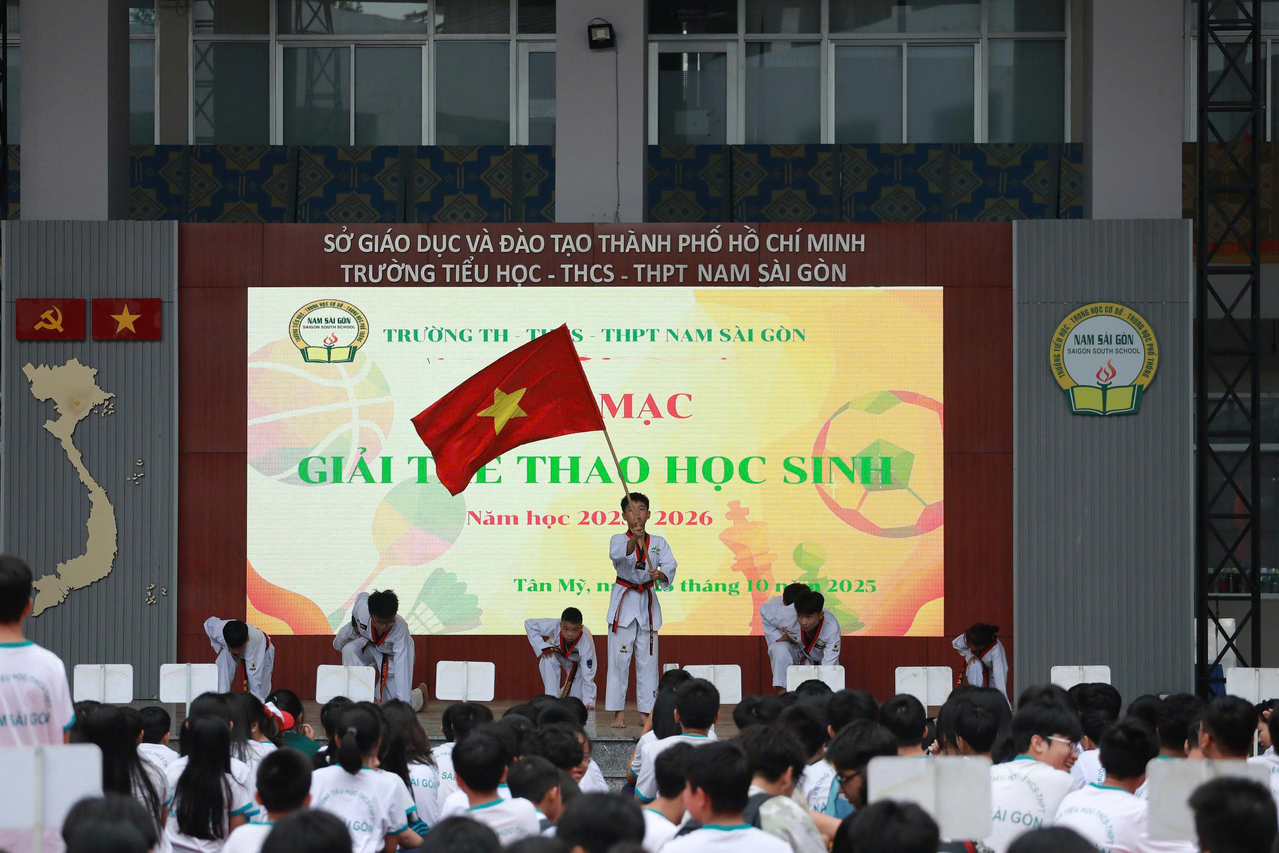 Sportfestivaler för att förbättra moral och talanger hos studenter i Ho Chi Minh-staden - Foto 10. Những ngày hội thể thao rèn đức luyện tài của học sinh TP.HCM- Ảnh 10.