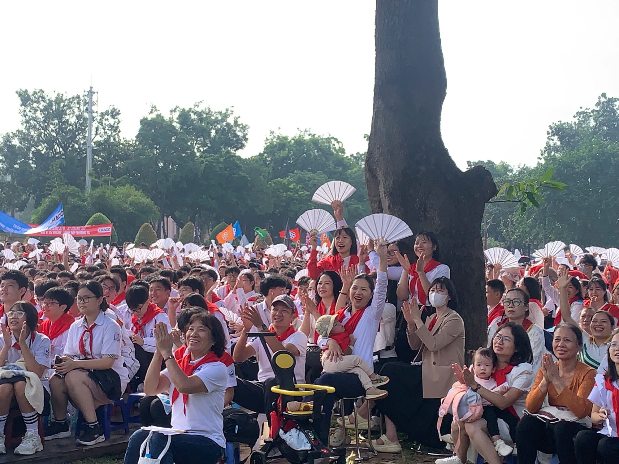 8.000 người cổ vũ Bảo Khánh 'giữ' vòng nguyệt quế Olympia 2025 ở lại Hà Nội- Ảnh 4. 8.000 người cổ vũ Bảo Khánh 'giữ' vòng nguyệt quế Olympia 2025 ở lại Hà Nội- Ảnh 4.