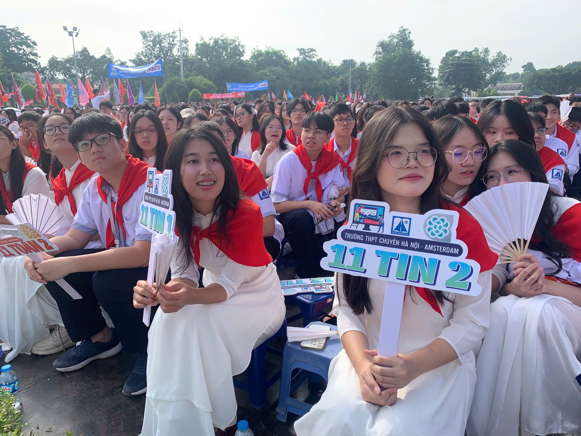 8.000 người cổ vũ Bảo Khánh 'giữ' vòng nguyệt quế Olympia 2025 ở lại Hà Nội- Ảnh 5. 8.000 người cổ vũ Bảo Khánh 'giữ' vòng nguyệt quế Olympia 2025 ở lại Hà Nội- Ảnh 5.