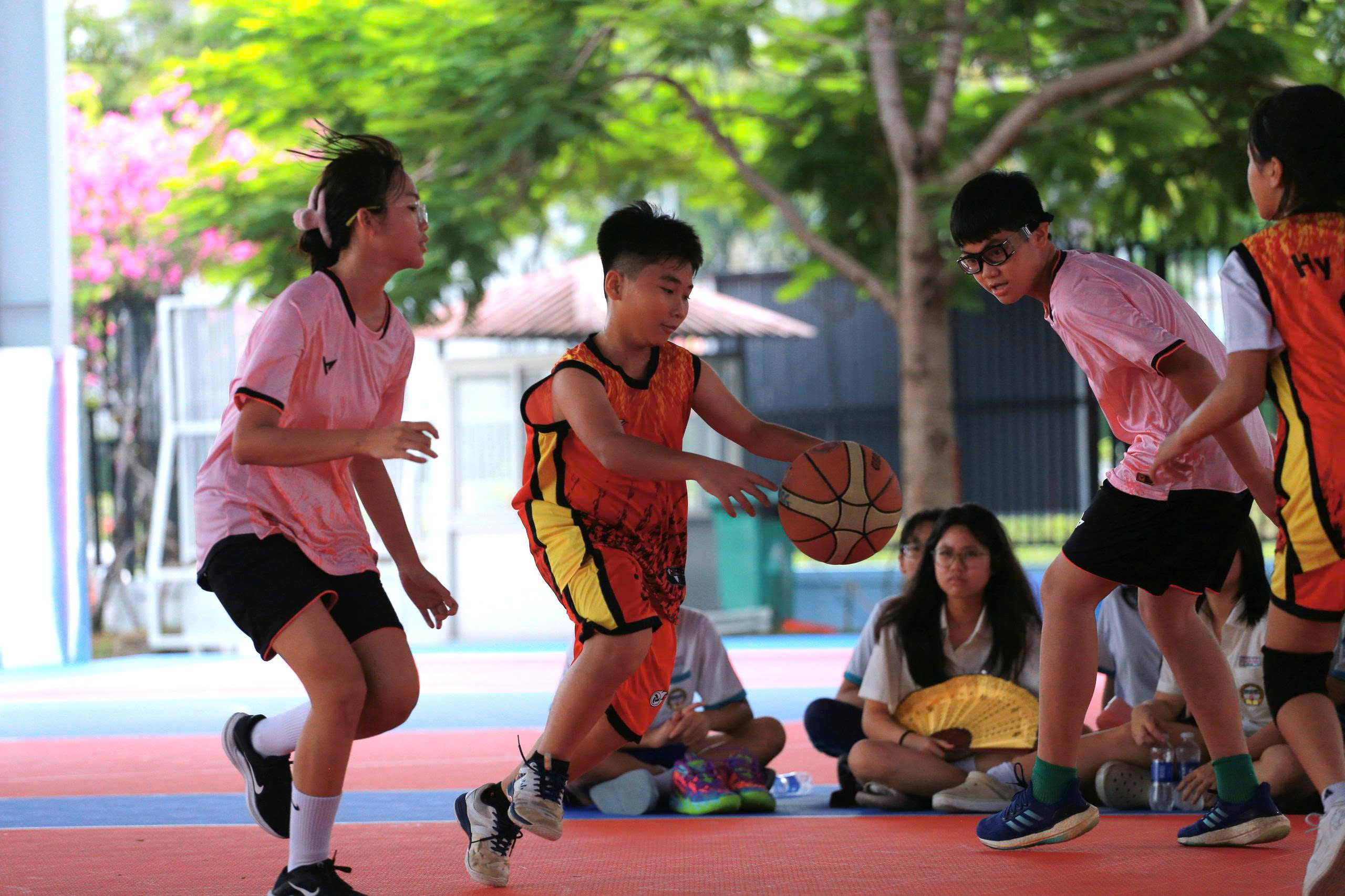 Sportfestivaler för att förbättra moral och talanger hos studenter i Ho Chi Minh-staden - Foto 6. Những ngày hội thể thao rèn đức luyện tài của học sinh TP.HCM- Ảnh 6.