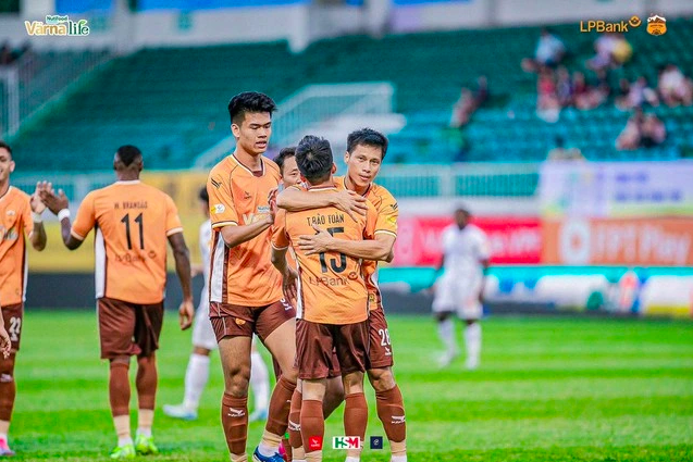 U.23 Việt Nam gọi trung vệ cao 1,95 m và tiền đạo 1,67 m: Tại sao không?
- Ảnh 1. U.23 Việt Nam gọi trung vệ cao 1,95 m và tiền đạo 1,67 m: Tại sao không?
- Ảnh 1.
