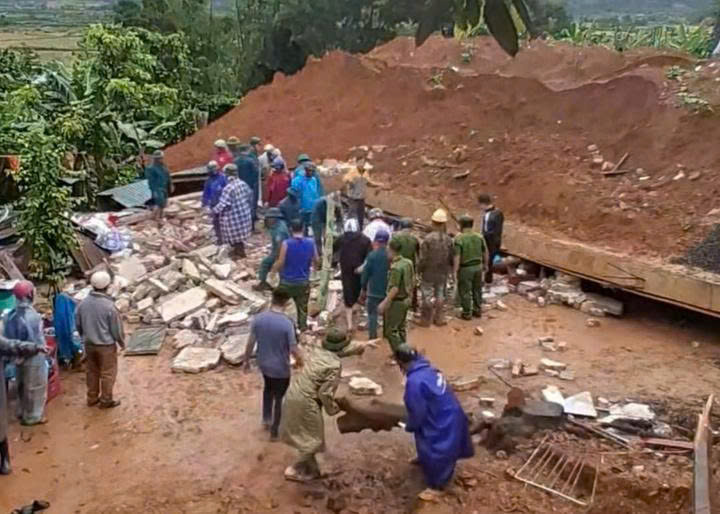 Công an làm rõ vụ sập nhà khiến 2 người tử vong, 3 người bị thương  - Ảnh 1.
