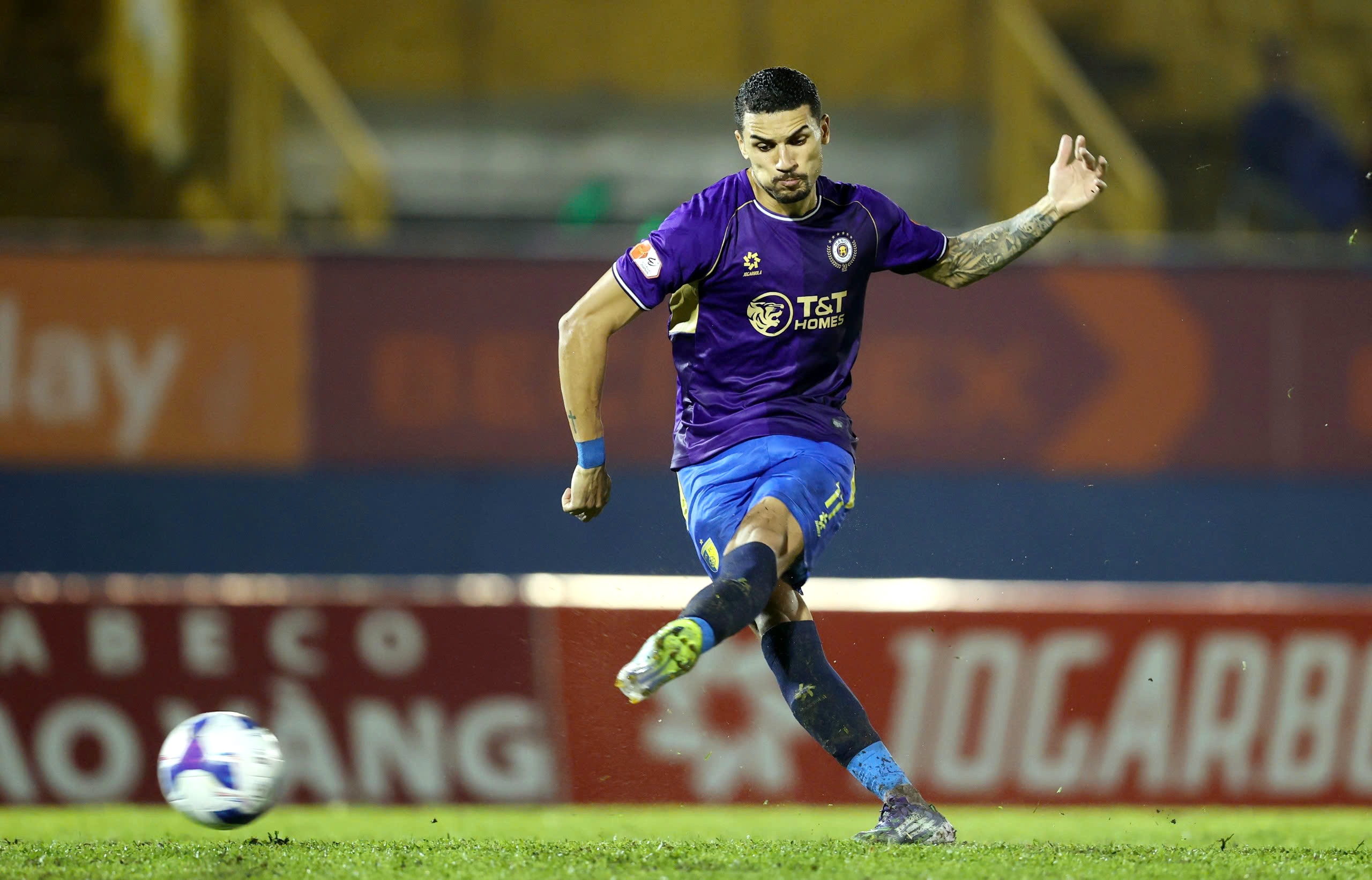 Đội tuyển Việt Nam đầy năng lượng với Xuân Son, Hoàng Hên và các tài năng U.23 - Ảnh 2. Đội tuyển Việt Nam đầy năng lượng với Xuân Son, Hoàng Hên và các tài năng U.23 - Ảnh 2.