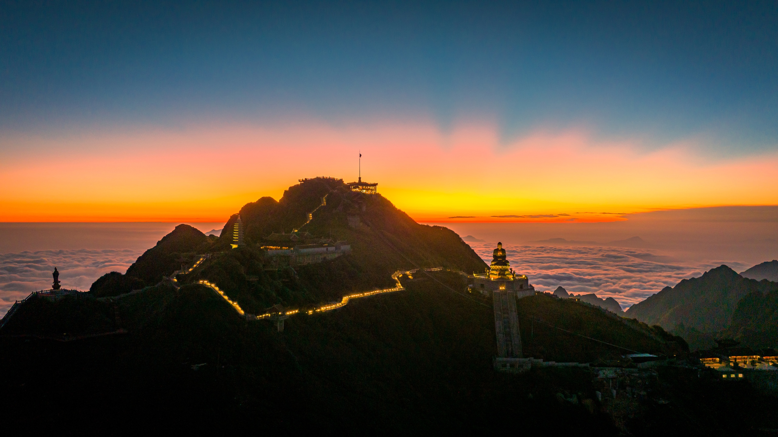 Ngắm dải ngân hà lung linh trong đêm trên đỉnh Fansipan- Ảnh 2. Ngắm dải ngân hà lung linh trong đêm trên đỉnh Fansipan- Ảnh 2.