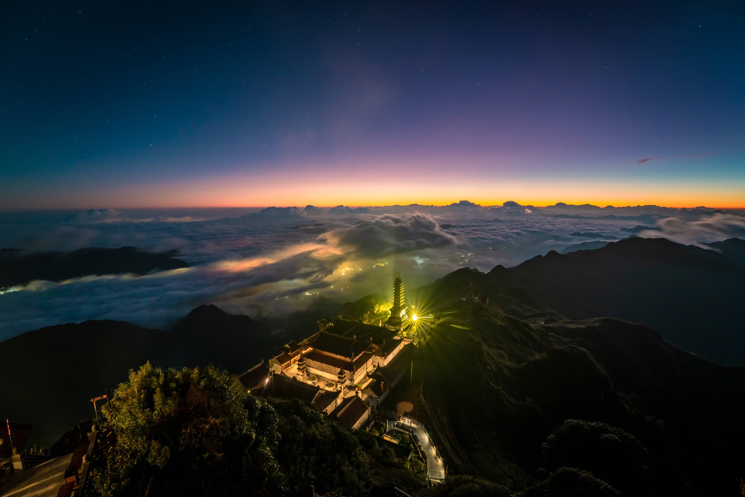 Ngắm dải ngân hà lung linh trong đêm trên đỉnh Fansipan- Ảnh 8. Ngắm dải ngân hà lung linh trong đêm trên đỉnh Fansipan- Ảnh 8.