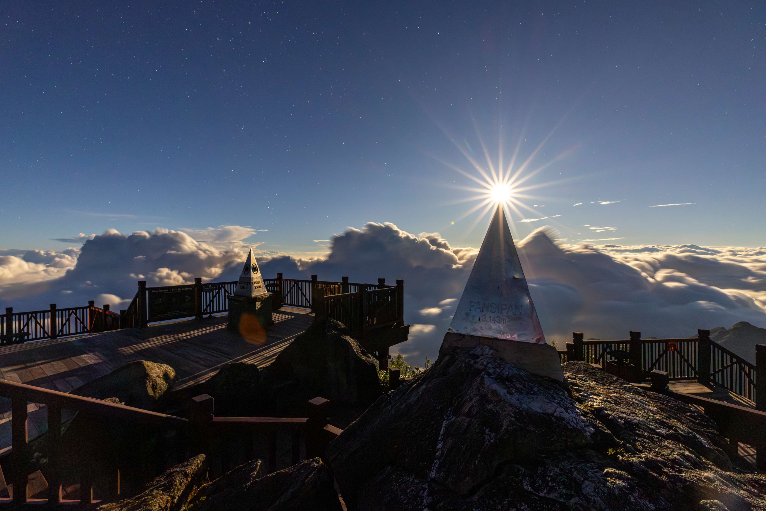 Ngắm dải ngân hà lung linh trong đêm trên đỉnh Fansipan- Ảnh 13. Ngắm dải ngân hà lung linh trong đêm trên đỉnh Fansipan- Ảnh 13.