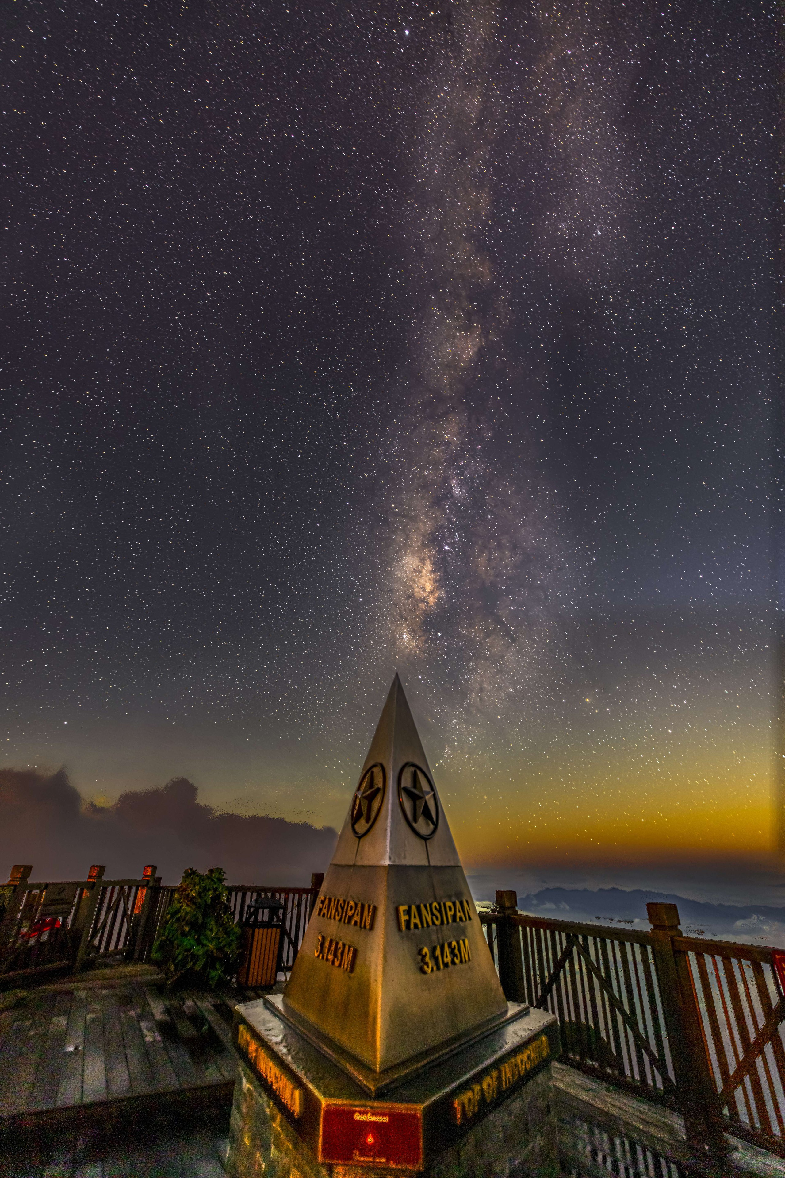 Ngắm dải ngân hà lung linh trong đêm trên đỉnh Fansipan- Ảnh 9. Ngắm dải ngân hà lung linh trong đêm trên đỉnh Fansipan- Ảnh 9.