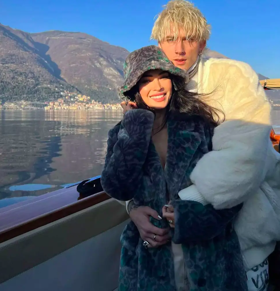 Megan Fox khoe sắc vóc bốc lửa sau khi sinh con thứ 4 - Ảnh 4.