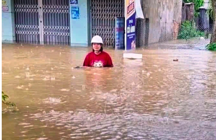 5 bộ cùng Huế, Đà Nẵng ứng phó lũ lịch sử, khẩn cấp sơ tán dân- Ảnh 2. 5 bộ cùng Huế, Đà Nẵng ứng phó lũ lịch sử, khẩn cấp sơ tán dân- Ảnh 2.