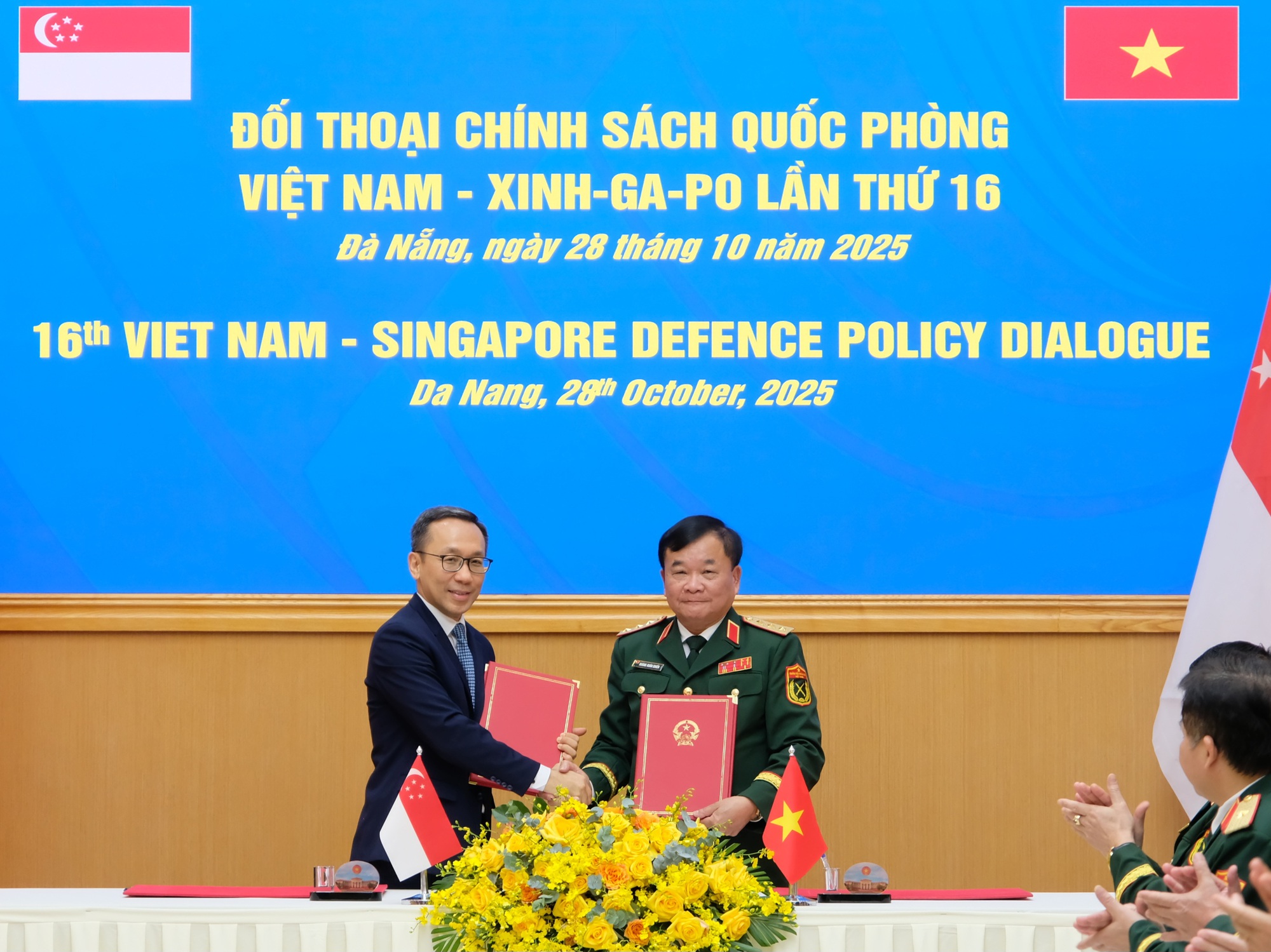 Đối thoại quốc phòng Việt Nam-Singapore: Hợp tác thực chất, vì hòa bình Đông Nam Á - Ảnh 4.