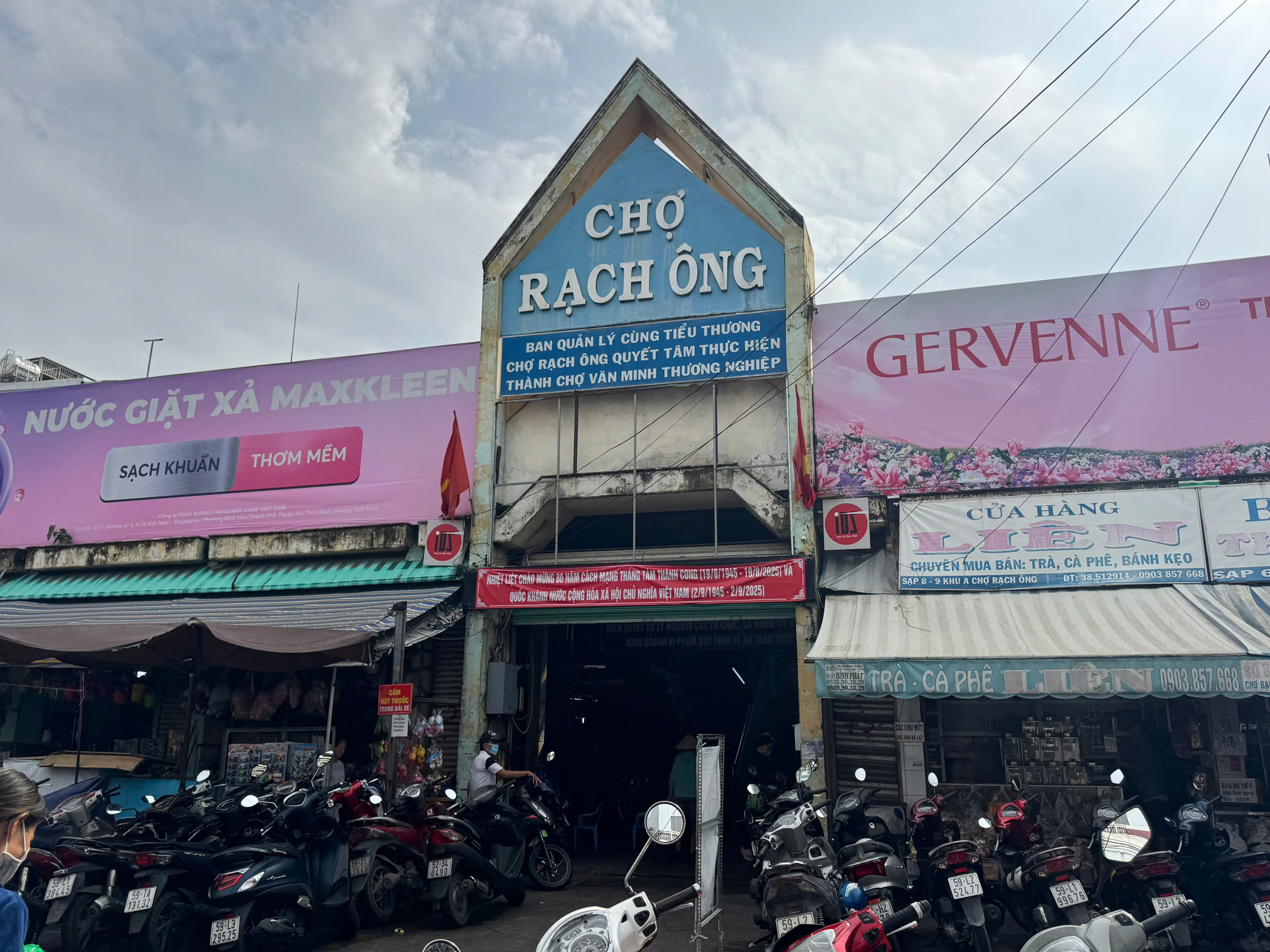 Đời chợ ở TP.HCM: Mùi cá và ký ức 21 năm ở chợ Rạch Ông - Ảnh 1.