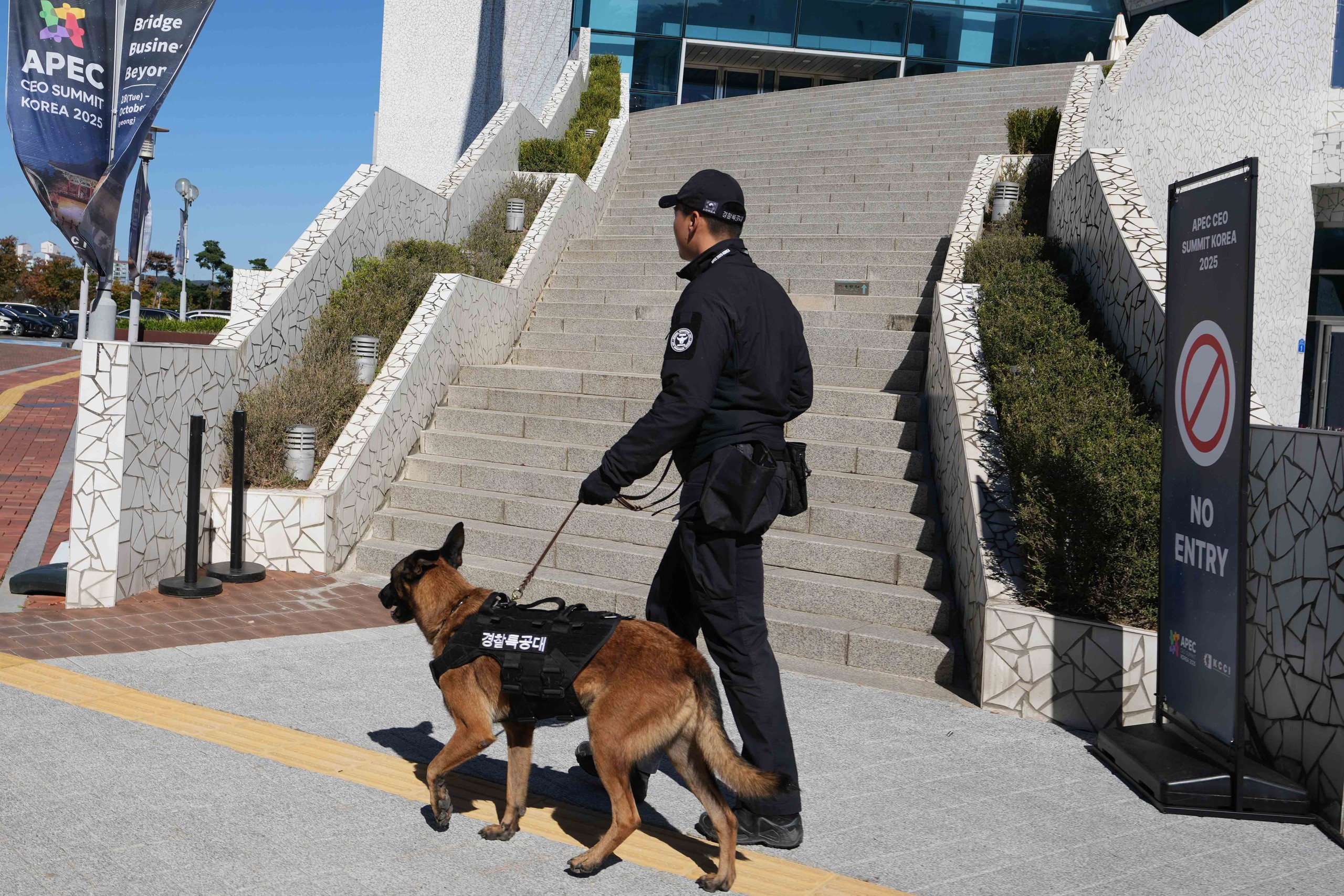Hàn Quốc siết chặt an ninh cho hội nghị APEC - Ảnh 1.