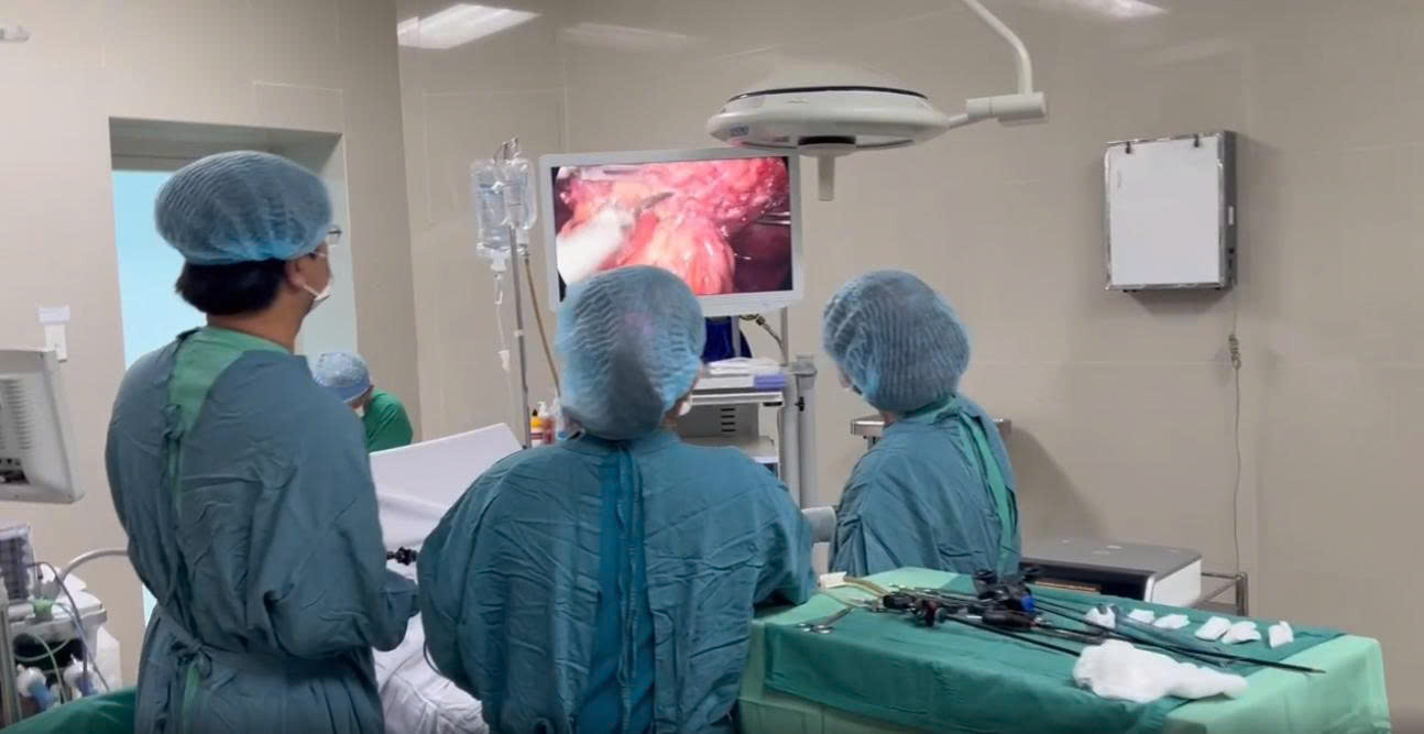 Cứu Sống Bệnh Nhân Bị U Lách Dạng Nang Hiếm Gặp Đầu Tiên Tại Vĩnh Long- Ảnh 1. Cứu Sống Bệnh Nhân Bị U Lách Dạng Nang Hiếm Gặp Đầu Tiên Tại Vĩnh Long- Ảnh 1.