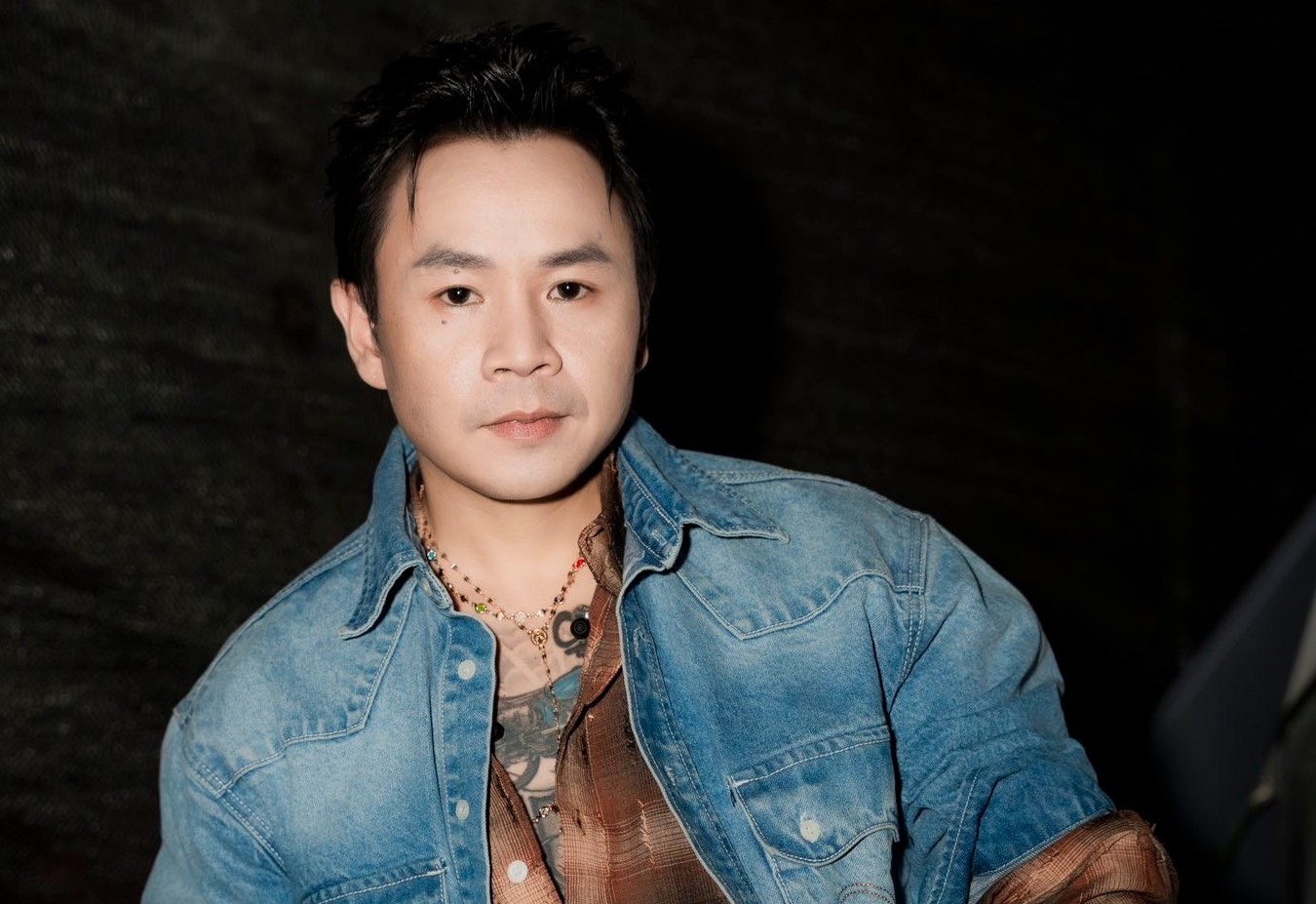 Binz và các rapper bất ngờ gỡ loạt MV 'ăn chơi'- Ảnh 1. Binz và các rapper bất ngờ gỡ loạt MV 'ăn chơi'- Ảnh 1.