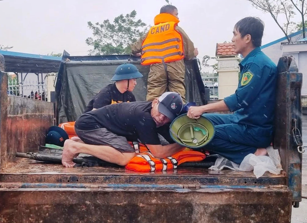 8 người ở Đà Nẵng bị ngạt khí do sử dụng máy phát điện - Ảnh 1.