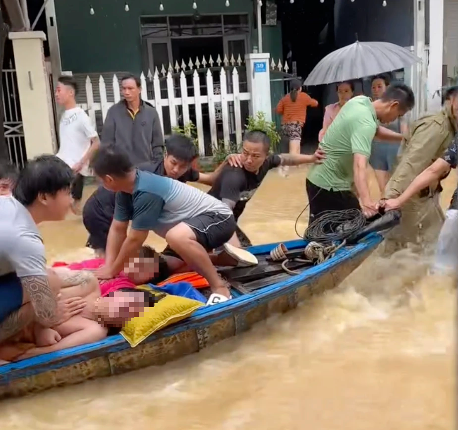 Vụ nghi ngạt khí máy phát điện ở Đà Nẵng: 4 người đã tử vong- Ảnh 1. Vụ nghi ngạt khí máy phát điện ở Đà Nẵng: 4 người đã tử vong- Ảnh 1.