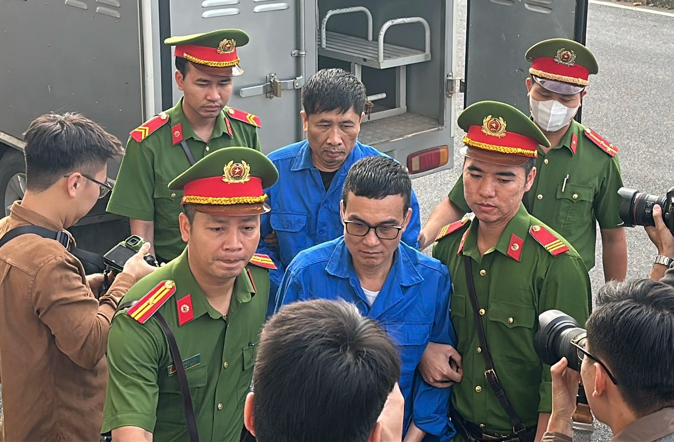 Cựu phó chủ tịch tỉnh Phú Thọ đánh bạc 7 triệu USD vắng tòa vì 'bệnh nặng'- Ảnh 2. Cựu phó chủ tịch tỉnh Phú Thọ đánh bạc 7 triệu USD vắng tòa vì 'bệnh nặng'- Ảnh 2.