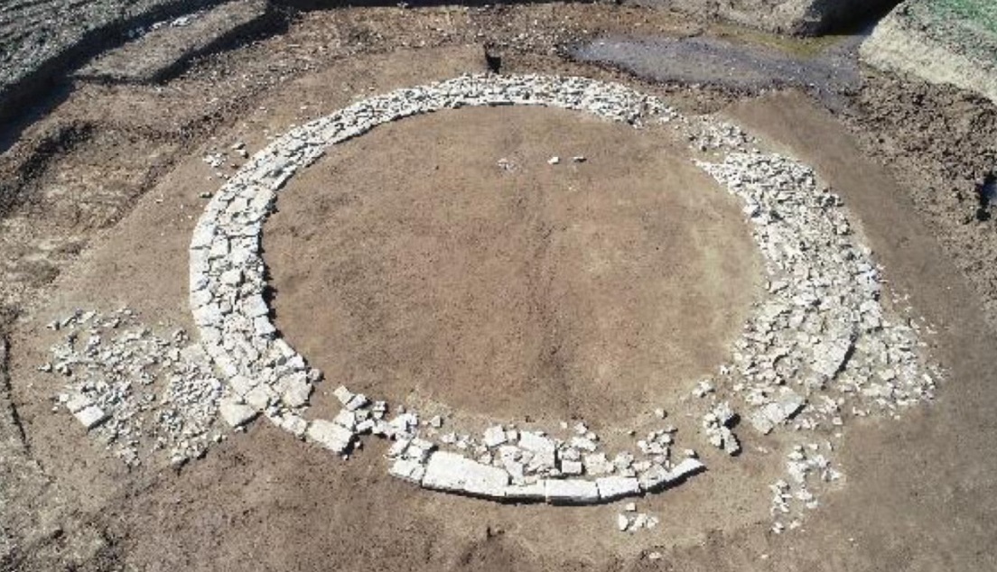 Phát hiện ngôi mộ cực hiếm thời La Mã cổ đại - Ảnh 1.