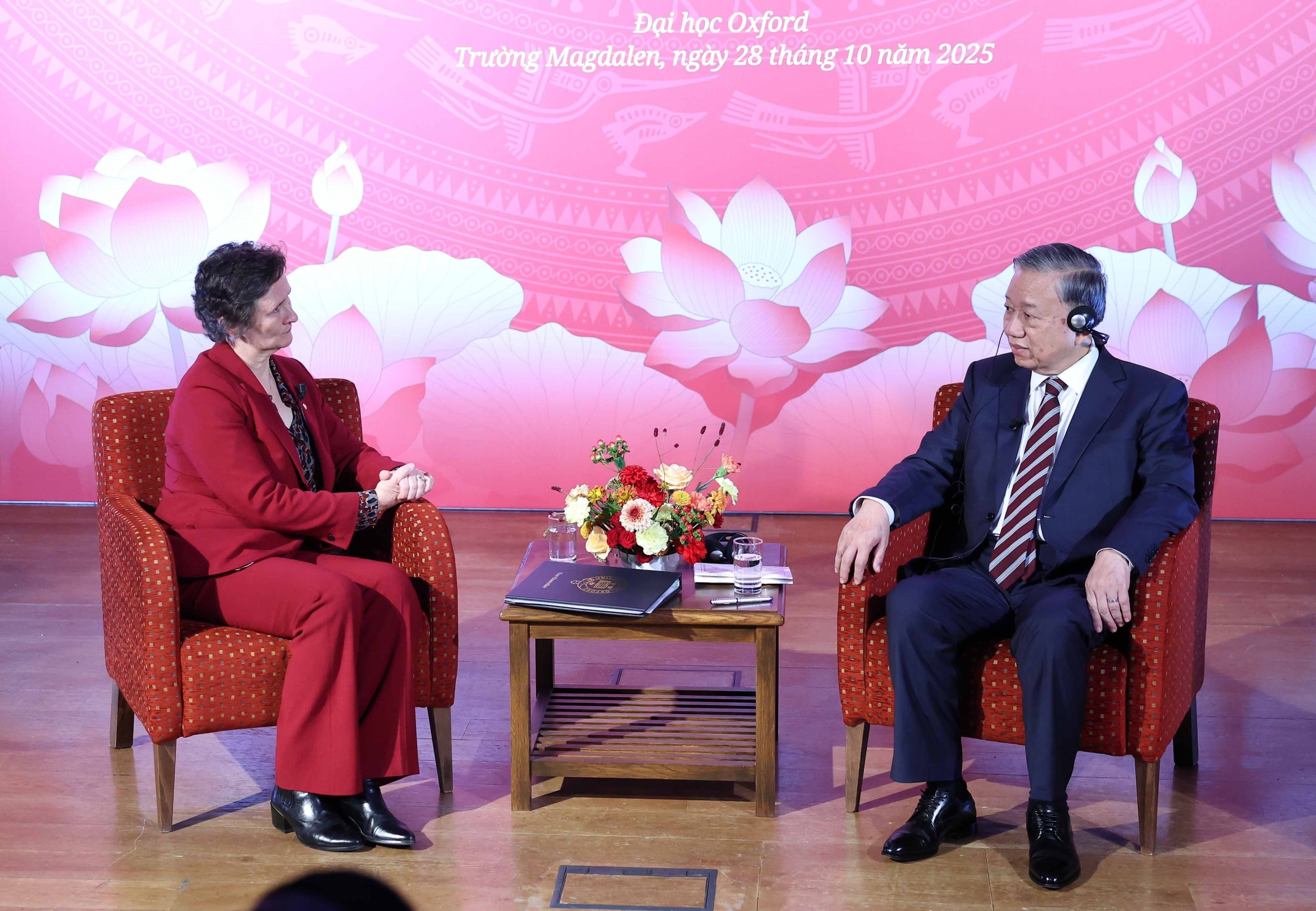 Tổng B&iacute; thư T&ocirc; L&acirc;m ph&aacute;t biểu ch&iacute;nh s&aacute;ch tại Đại học Oxford- Ảnh 2.