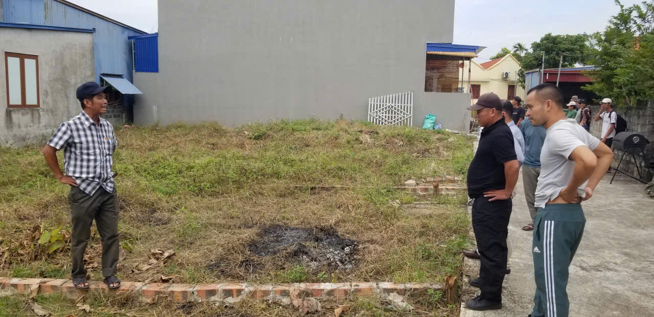 Vụ xây nhầm nhà ở Hải Phòng thần đèn Hoàng Đình Bách bắt đầu cắt móng - Ảnh 1. Vụ xây nhầm nhà ở Hải Phòng thần đèn Hoàng Đình Bách bắt đầu cắt móng - Ảnh 1.