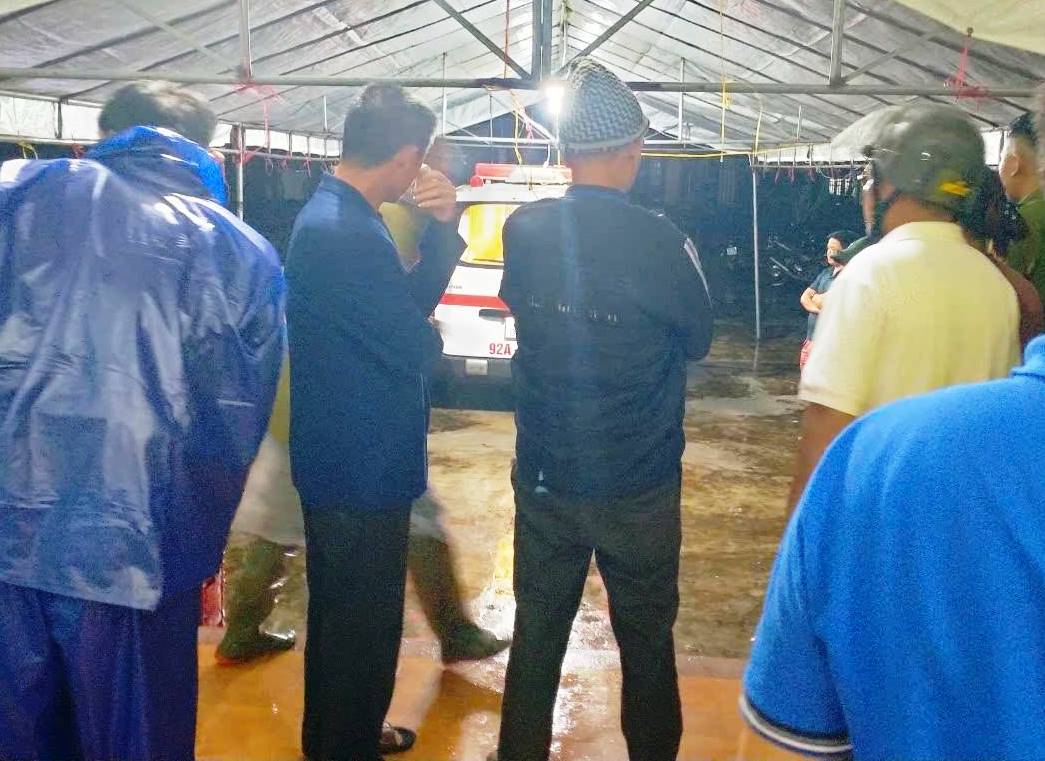 Lũ lụt khiến tường nhà nhiễm điện, cô gái ở Đà Nẵng bị điện giật tử vong - Ảnh 1.