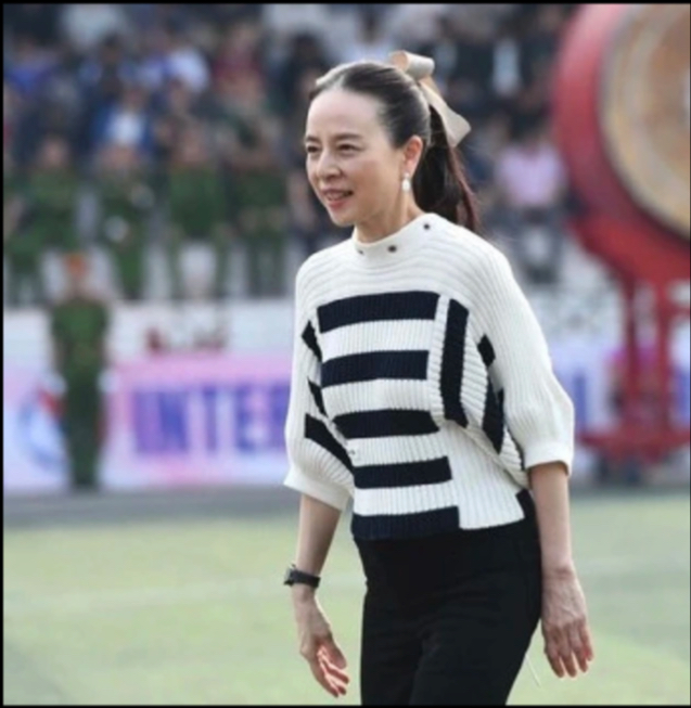 Nouveau : 14h00 cet après-midi, le vice-président du FAT était présent au siège de la VFF, s'excusant pour l'incident du mauvais drapeau national - Photo 1. Mới: 14 giờ chiều nay, Phó chủ tịch FAT có mặt ở trụ sở VFF, xin lỗi vụ sai Quốc kỳ- Ảnh 1.