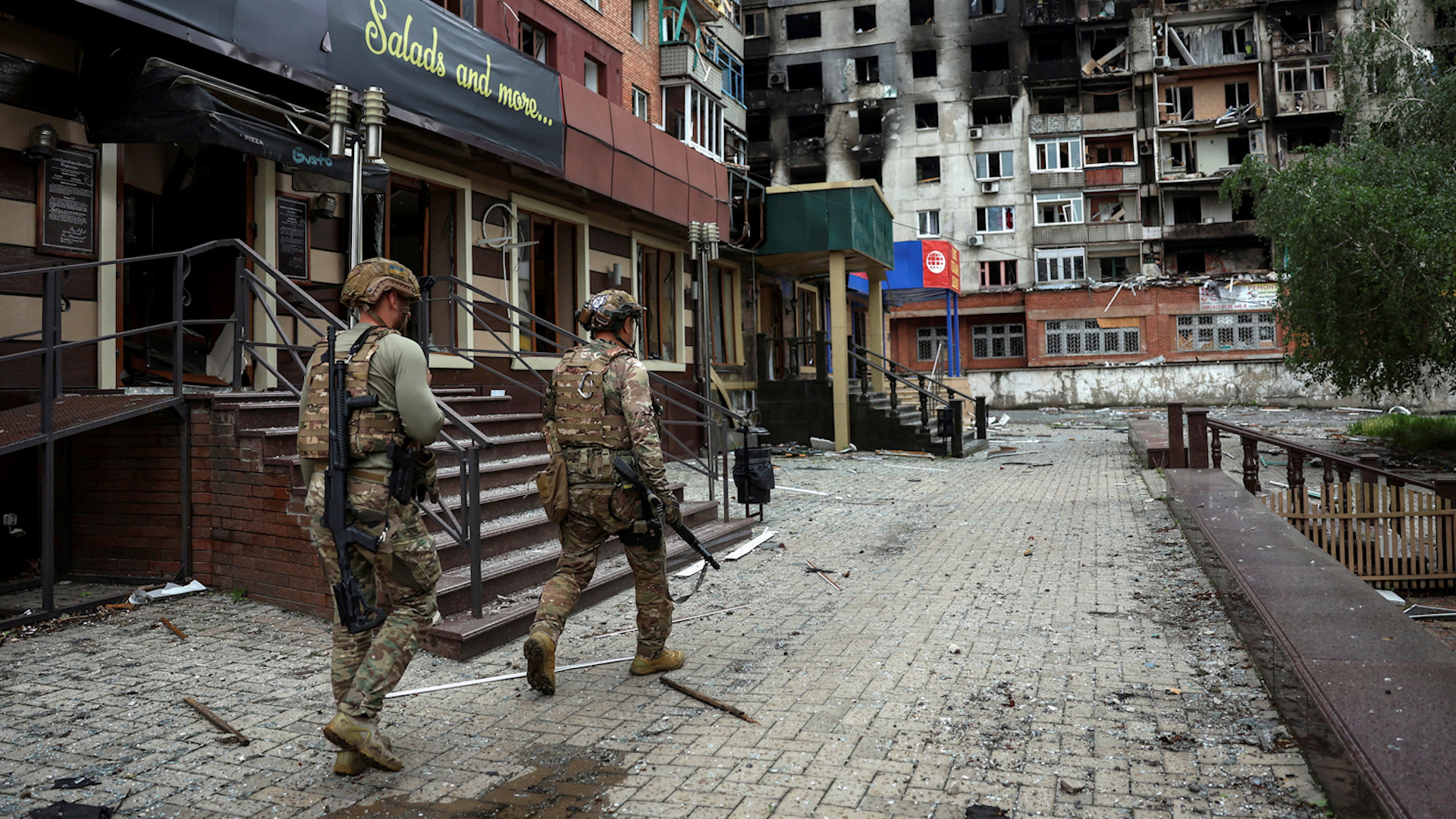 C&aacute;c nh&oacute;m x&acirc;m nhập Nga &lsquo;xuất hiện bất ngờ&rsquo; v&agrave; gieo rắc hỗn loạn cho Ukraine - Ảnh 1.