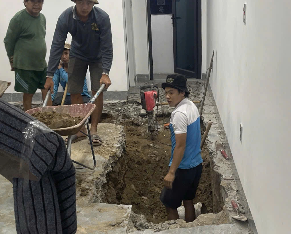 Vụ xây nhầm nhà ở Hải Phòng thần đèn Hoàng Đình Bách bắt đầu cắt móng - Ảnh 2. Vụ xây nhầm nhà ở Hải Phòng thần đèn Hoàng Đình Bách bắt đầu cắt móng - Ảnh 2.